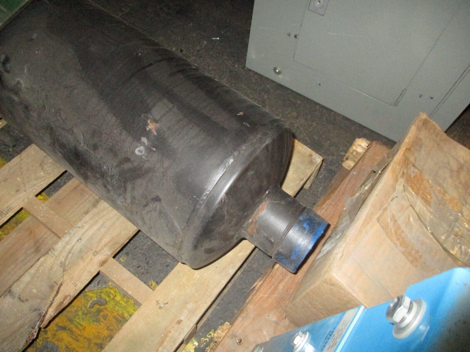 Vanec Discharge Silencer 131-03A-100 *Some Shelfwear* New Surplus
