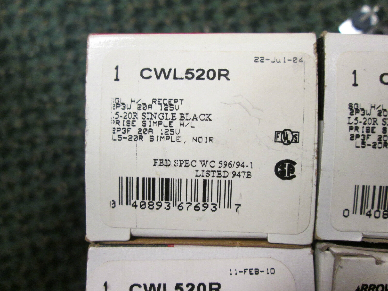 Cooper Receptacle CWL520R Lot of 4 New Surplus
