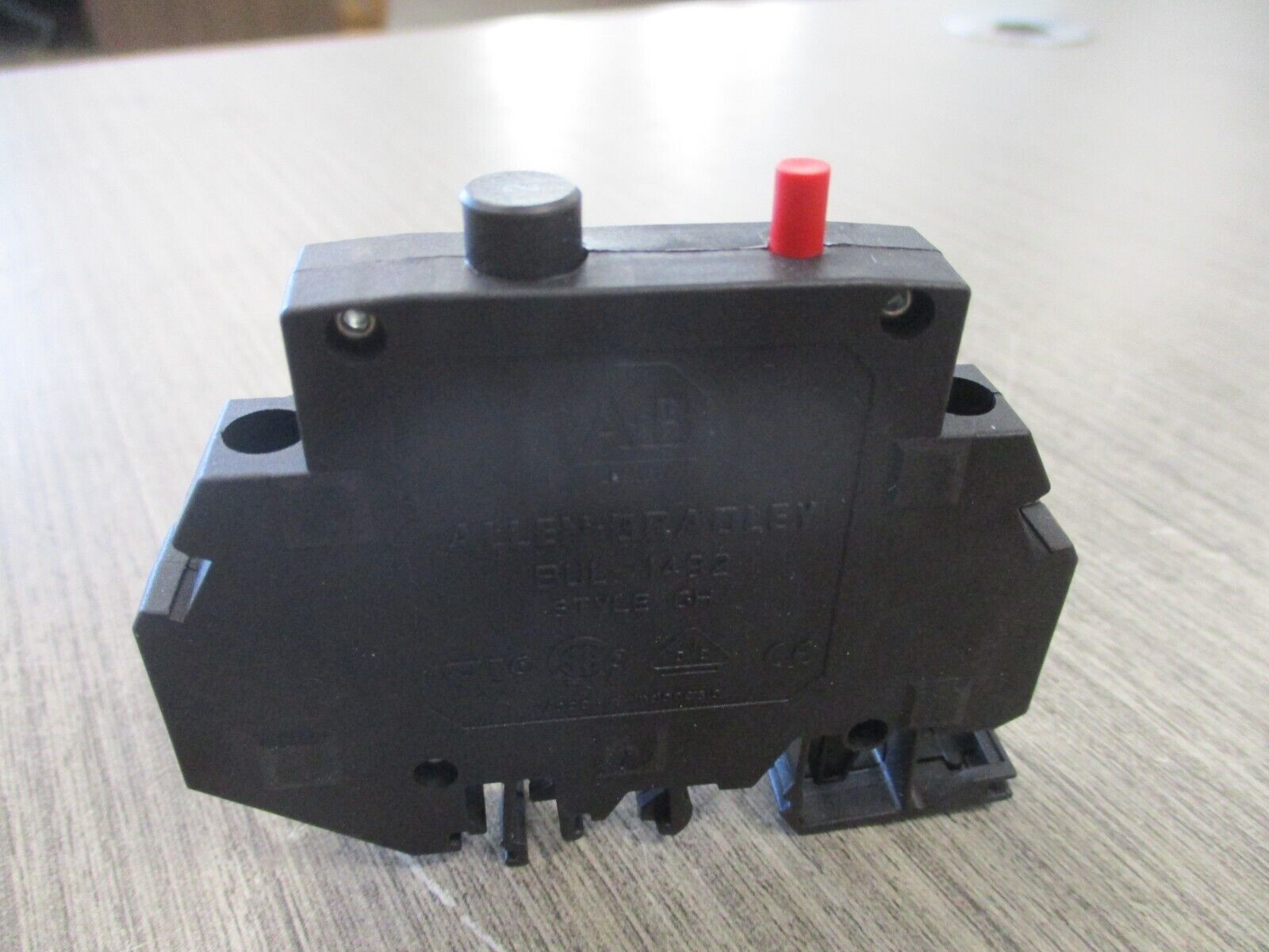 Allen-Bradley Supplementary Protector 1492-GH020 Ser. B 2A New Surplus