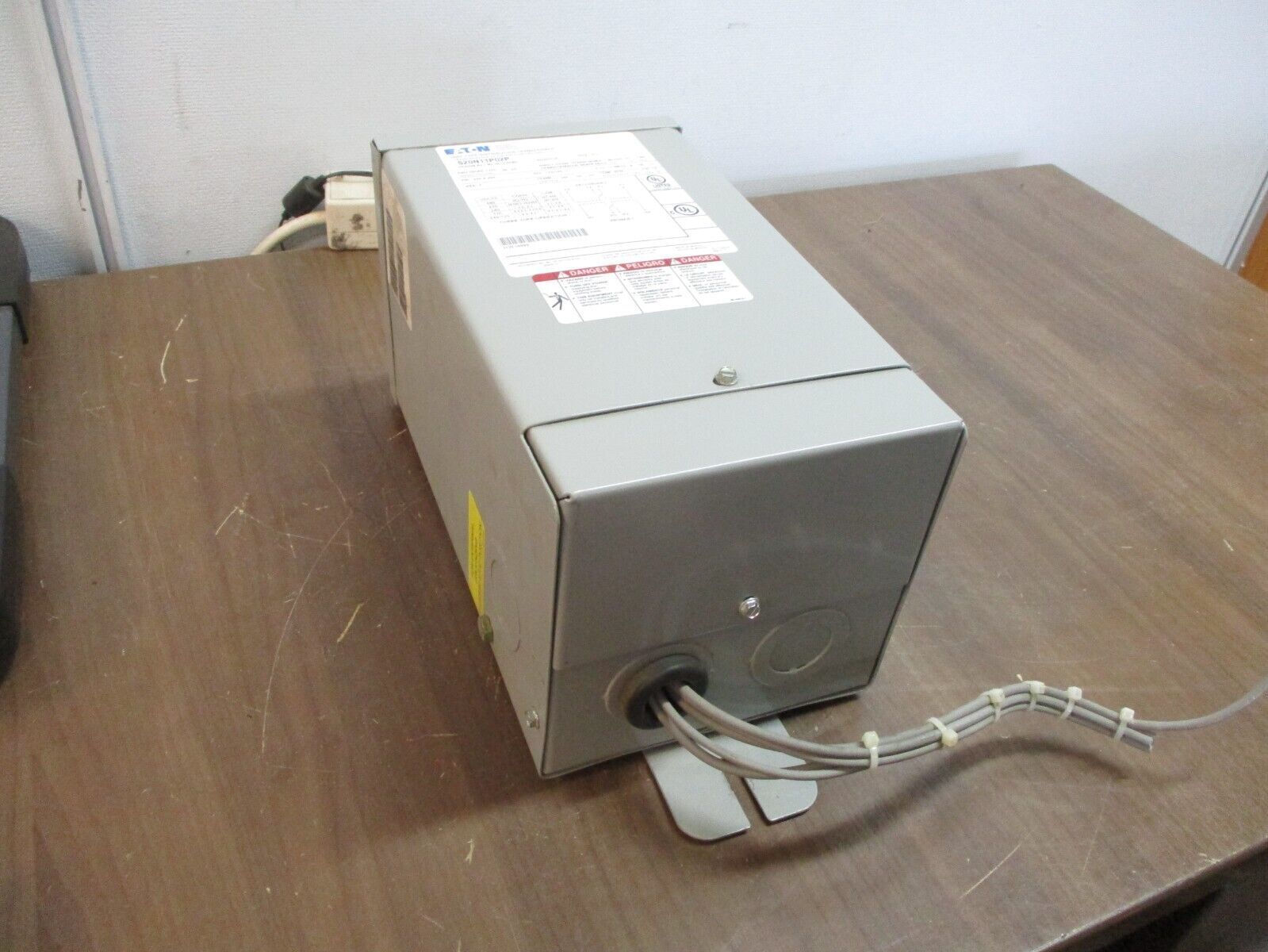 Eaton 3R Transformer S20N11P02P Rev. 01 2kVA Pri: 240/480V Sec: 120/240V 60Hz