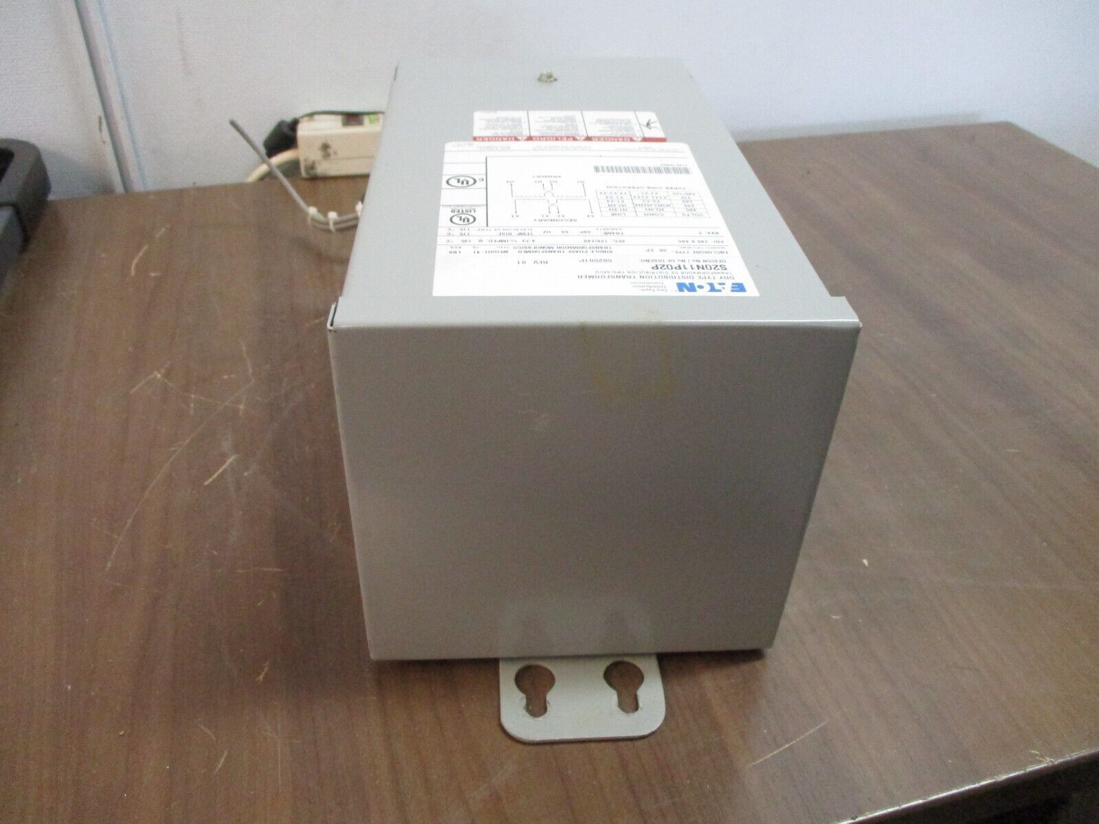 Eaton 3R Transformer S20N11P02P Rev. 01 2kVA Pri: 240/480V Sec: 120/240V 60Hz