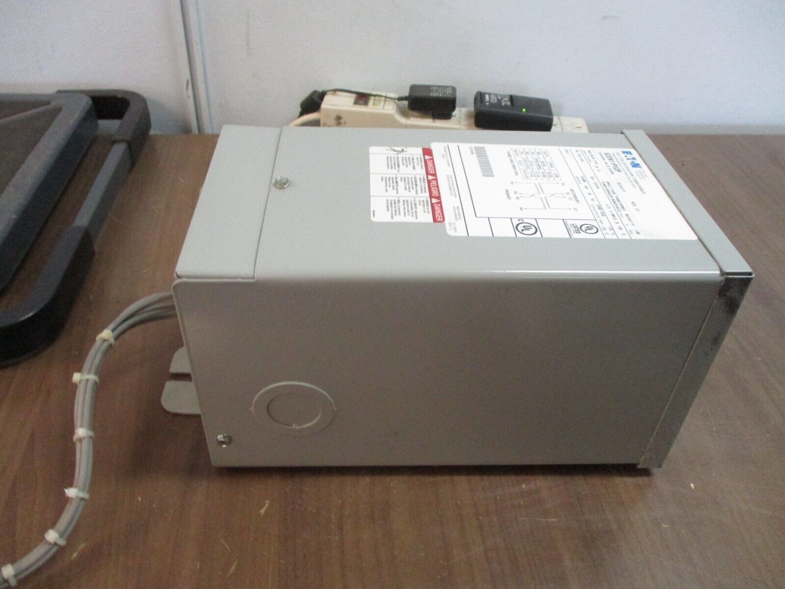 Eaton 3R Transformer S20N11P02P Rev. 01 2kVA Pri: 240/480V Sec: 120/240V 60Hz