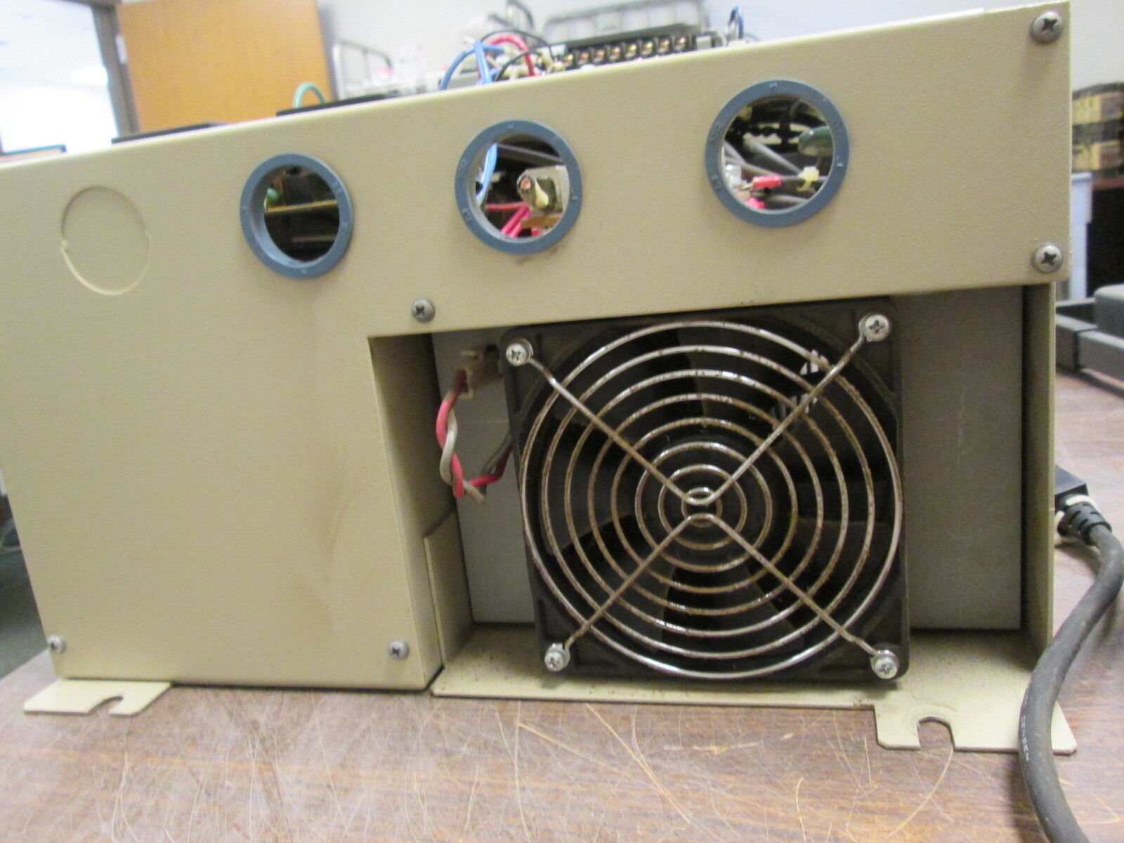 Toshiba H3 AC Drive VT130H3U4220 20HP 3Ph *No Cover* Used