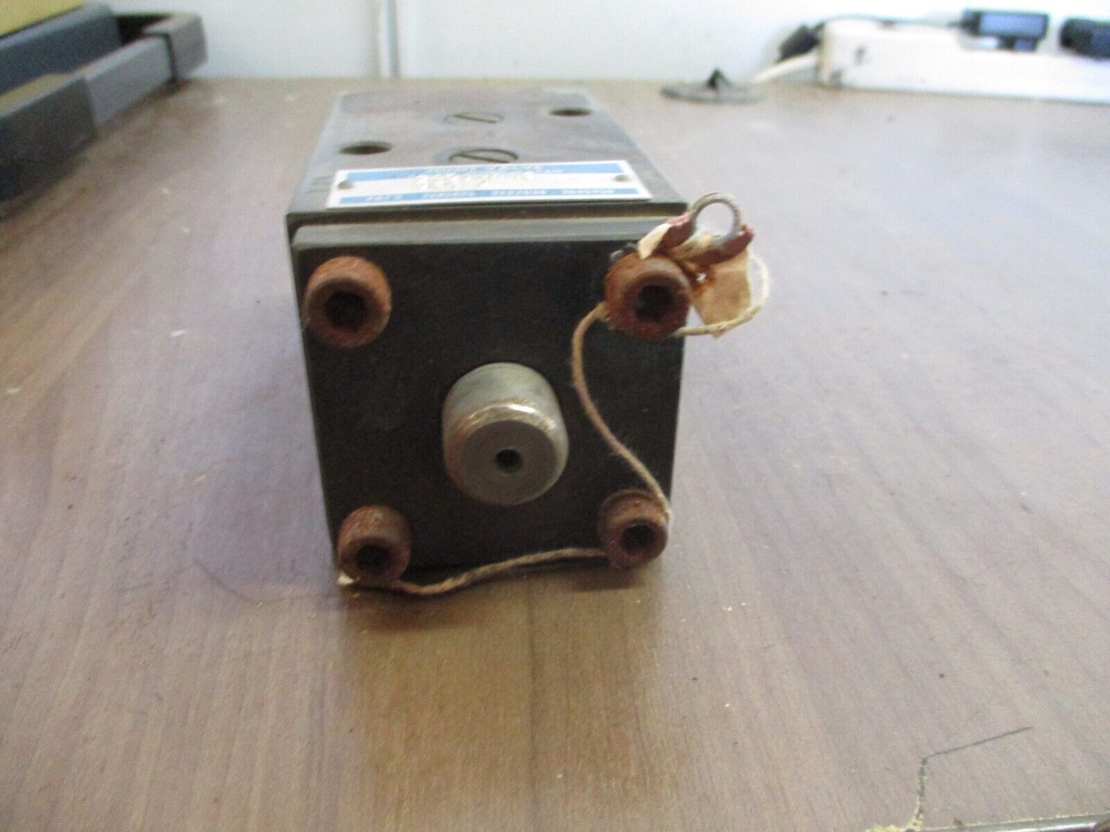 Hunt Valve Hydraulic Valve 3401-MA3 Ser. J Used