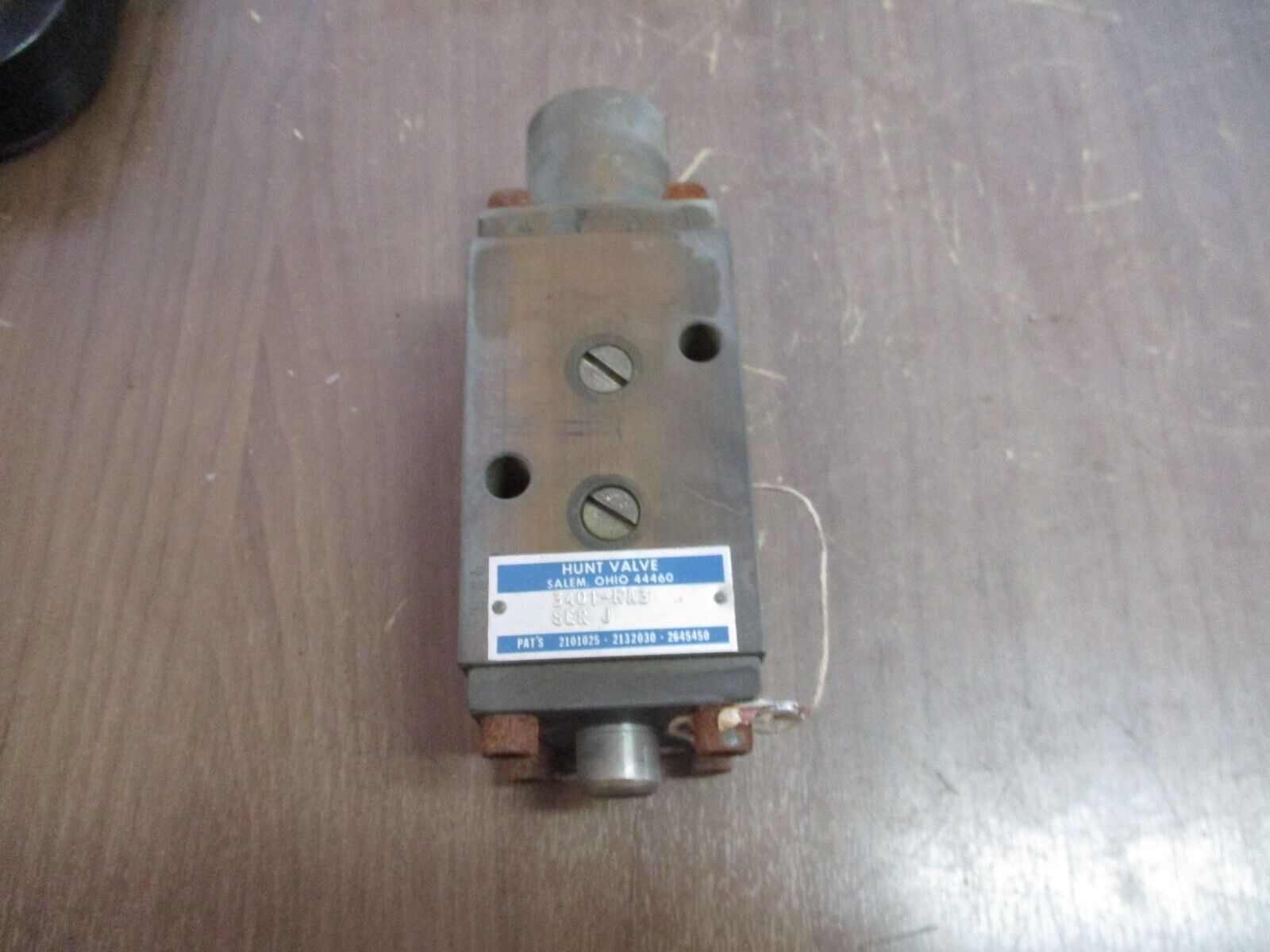 Hunt Valve Hydraulic Valve 3401-MA3 Ser. J Used