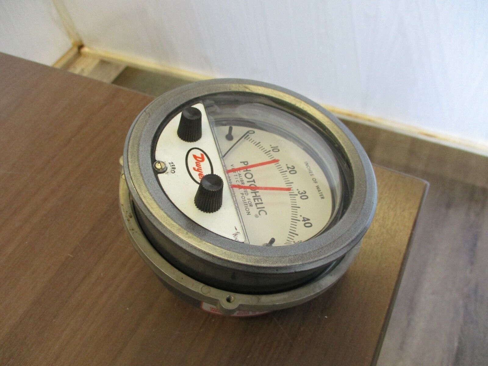 Dwyer Photohelic Pressure Gauge 3000-0 25PSIG Range: 0-0.50" Used