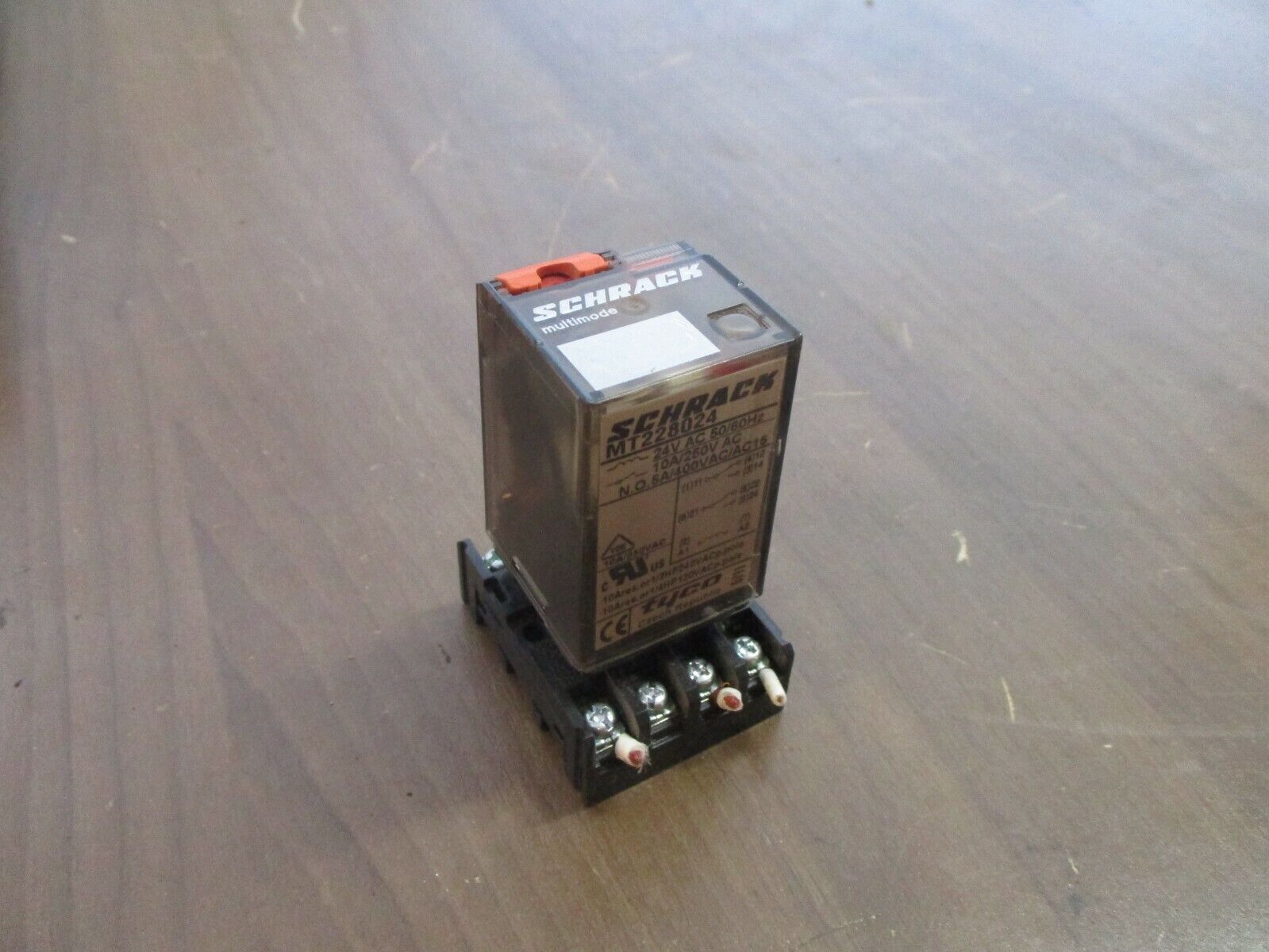 Tyco Schrack Multimode Relay MT228024 24V 50/60Hz w/ Base Used