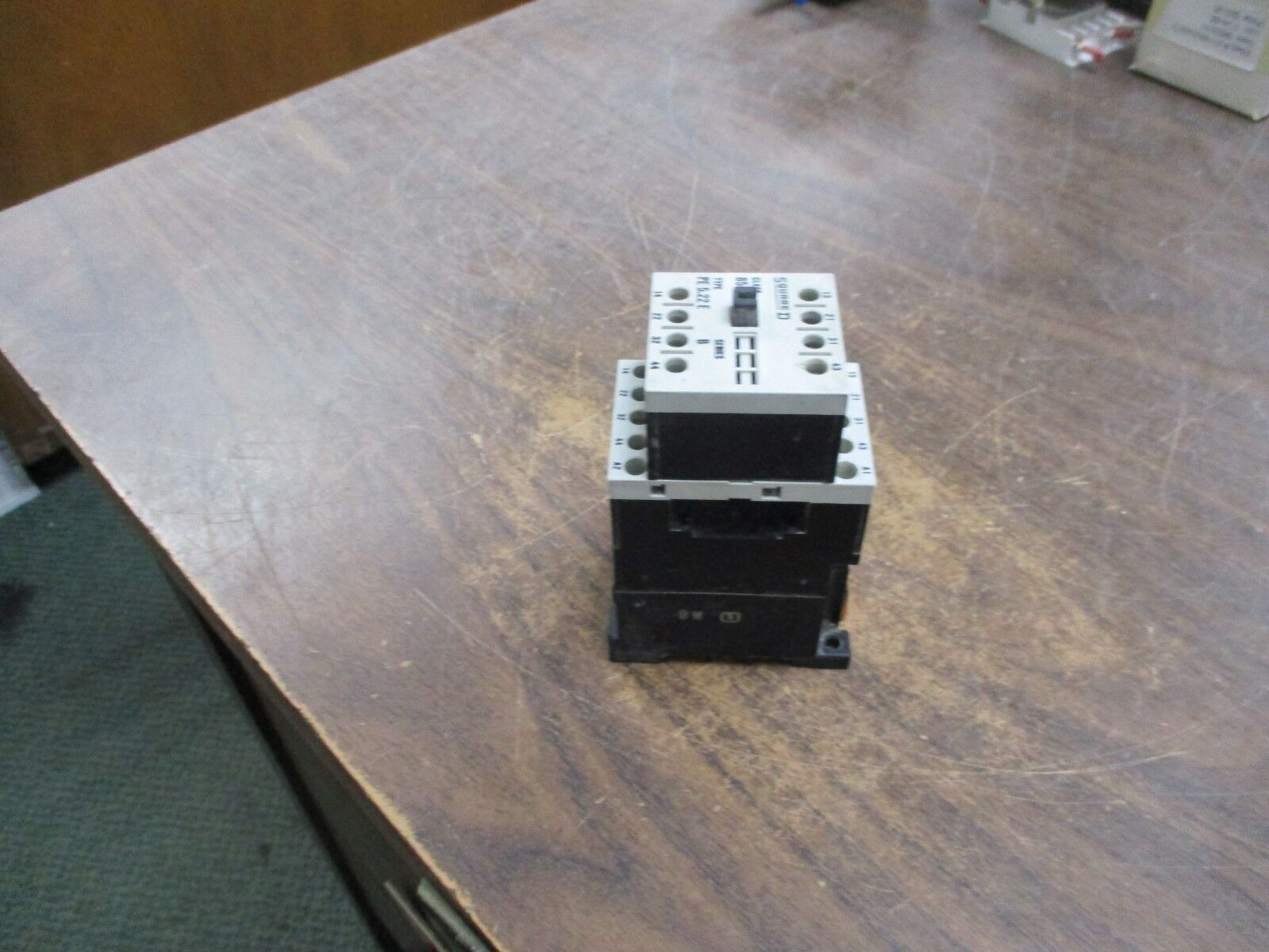Square D Control Relay 8501 PH22E w/ 8502 PE5.22E Contact Block 120V Coil Used
