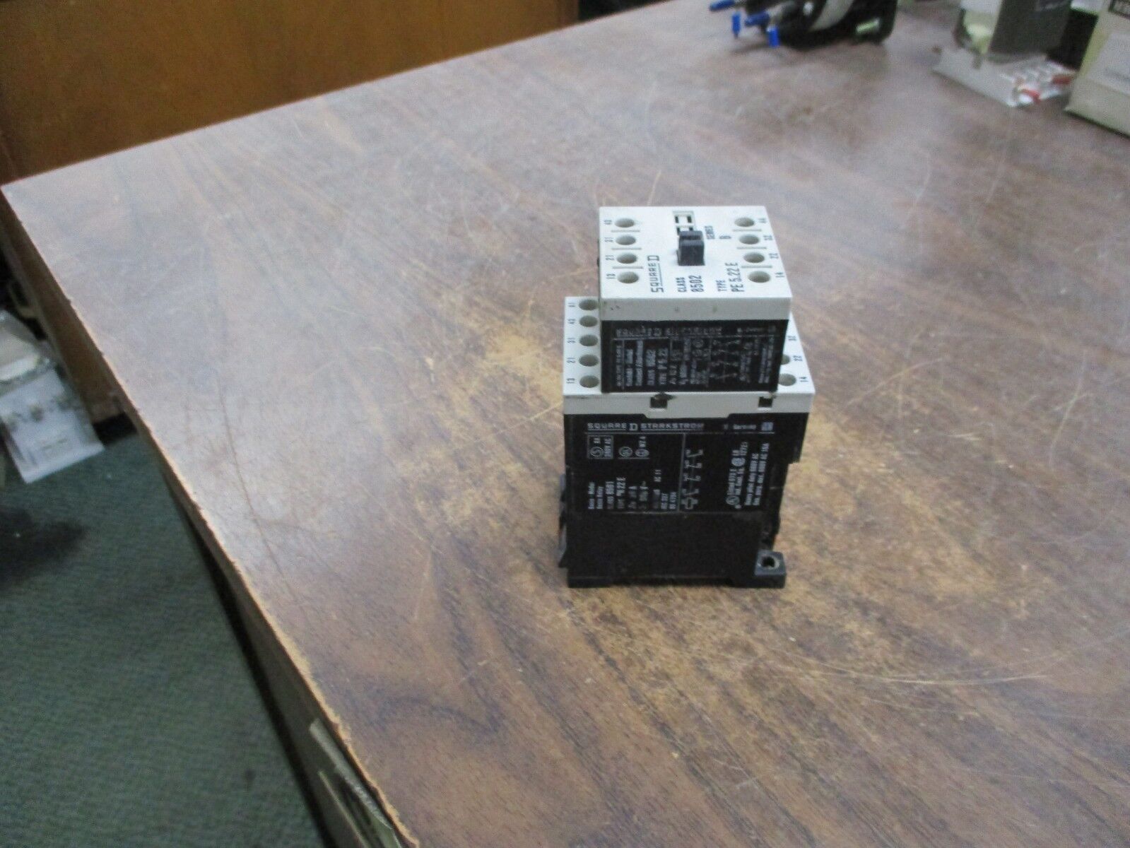 Square D Control Relay 8501 PH22E w/ 8502 PE5.22E Contact Block 120V Coil Used