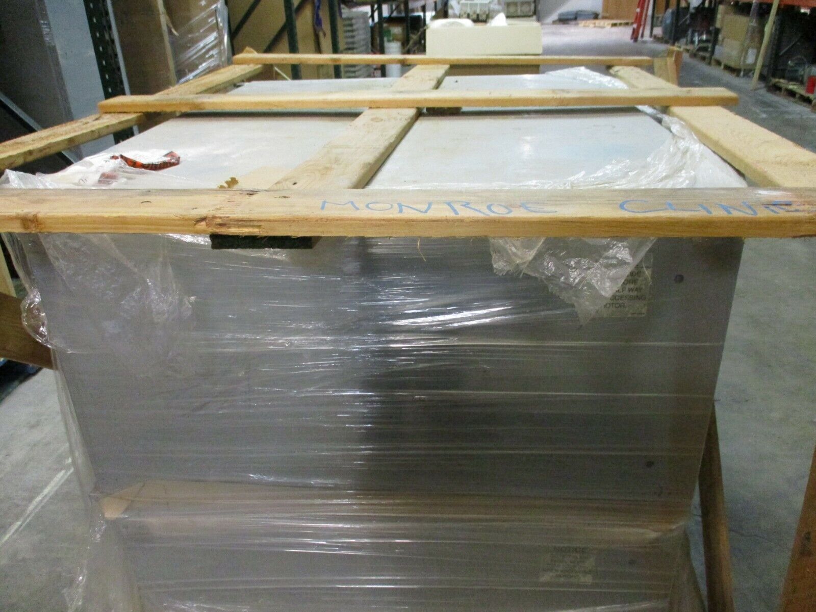Trane Varitrane Fan-Powered Series VAV Terminal VPWF1000QL0DD03FD1204R 800CFM