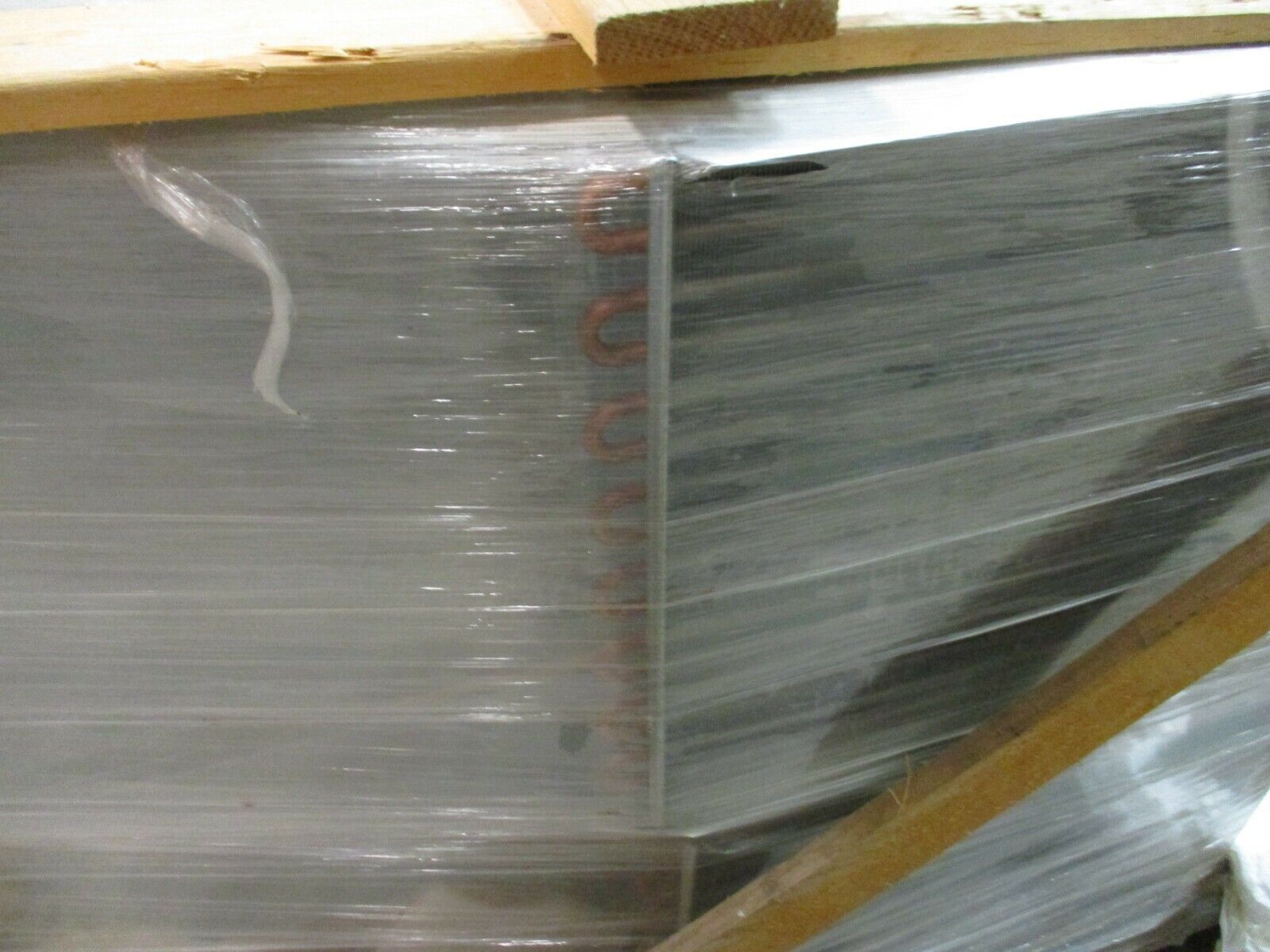 Trane Varitrane Fan-Powered Series VAV Terminal VPWF1000QL0DD03FD1204R 800CFM