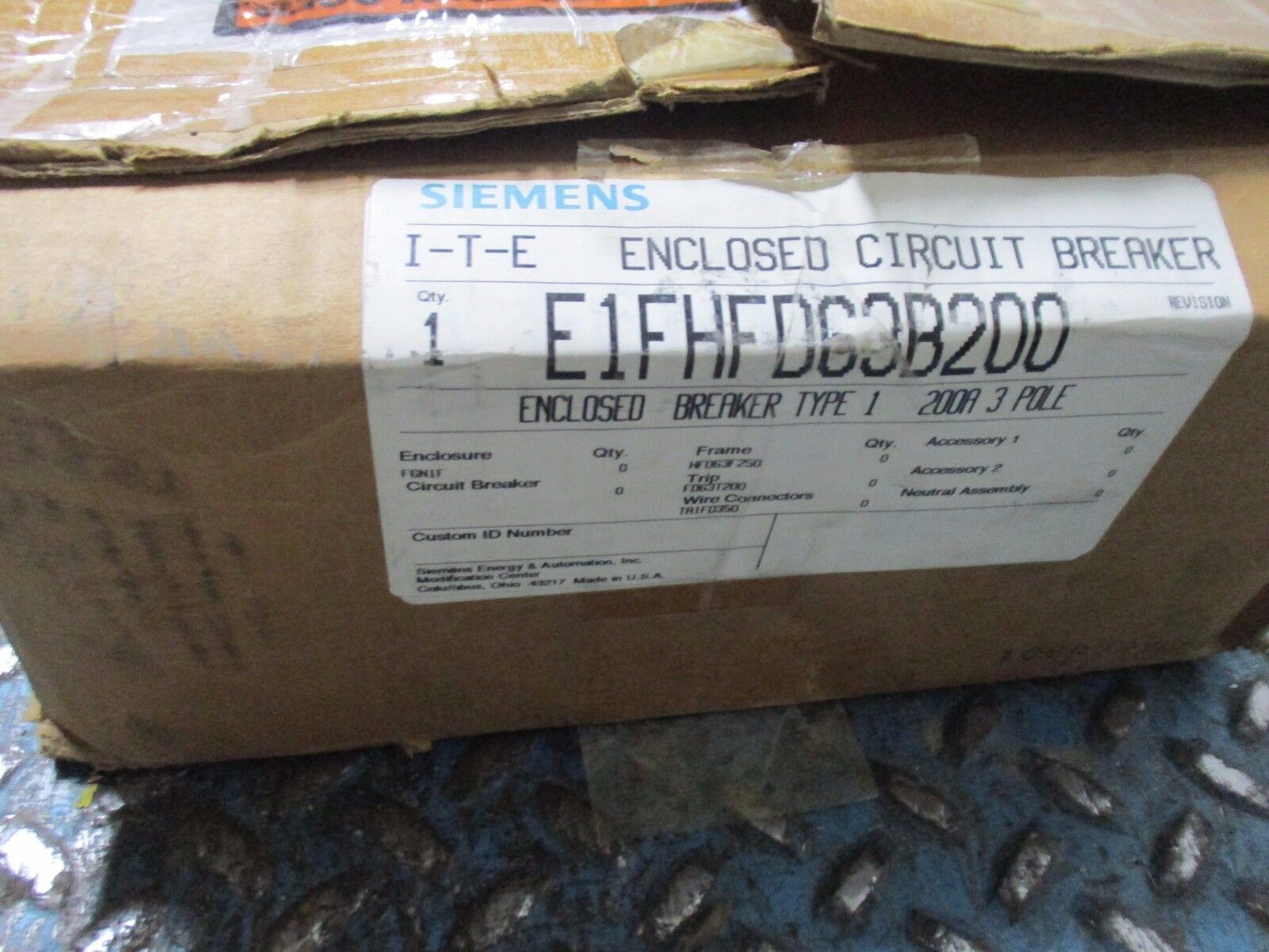 Siemens Enclosed Circuit Breaker E1FHFD63B200 200A 600V 3P Type 1 Enclosure