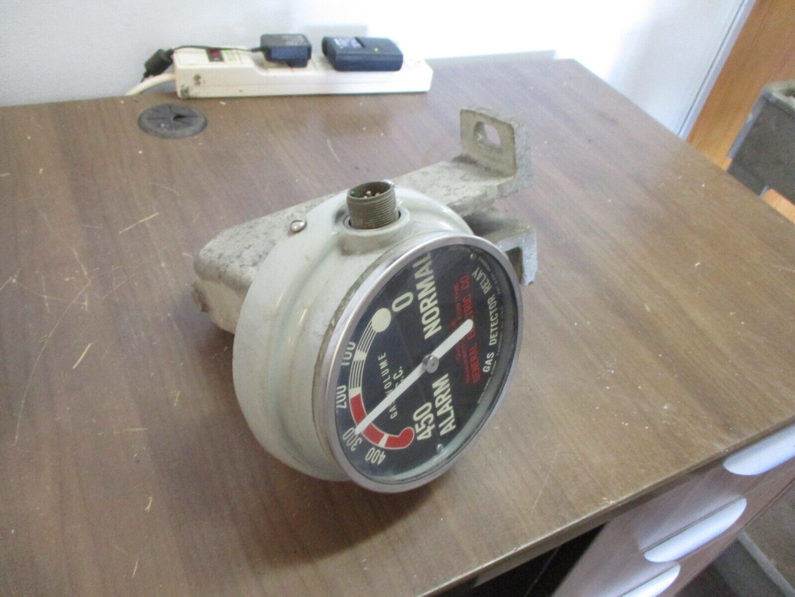 GE Gas Detector Relay 42-60-12BC Used