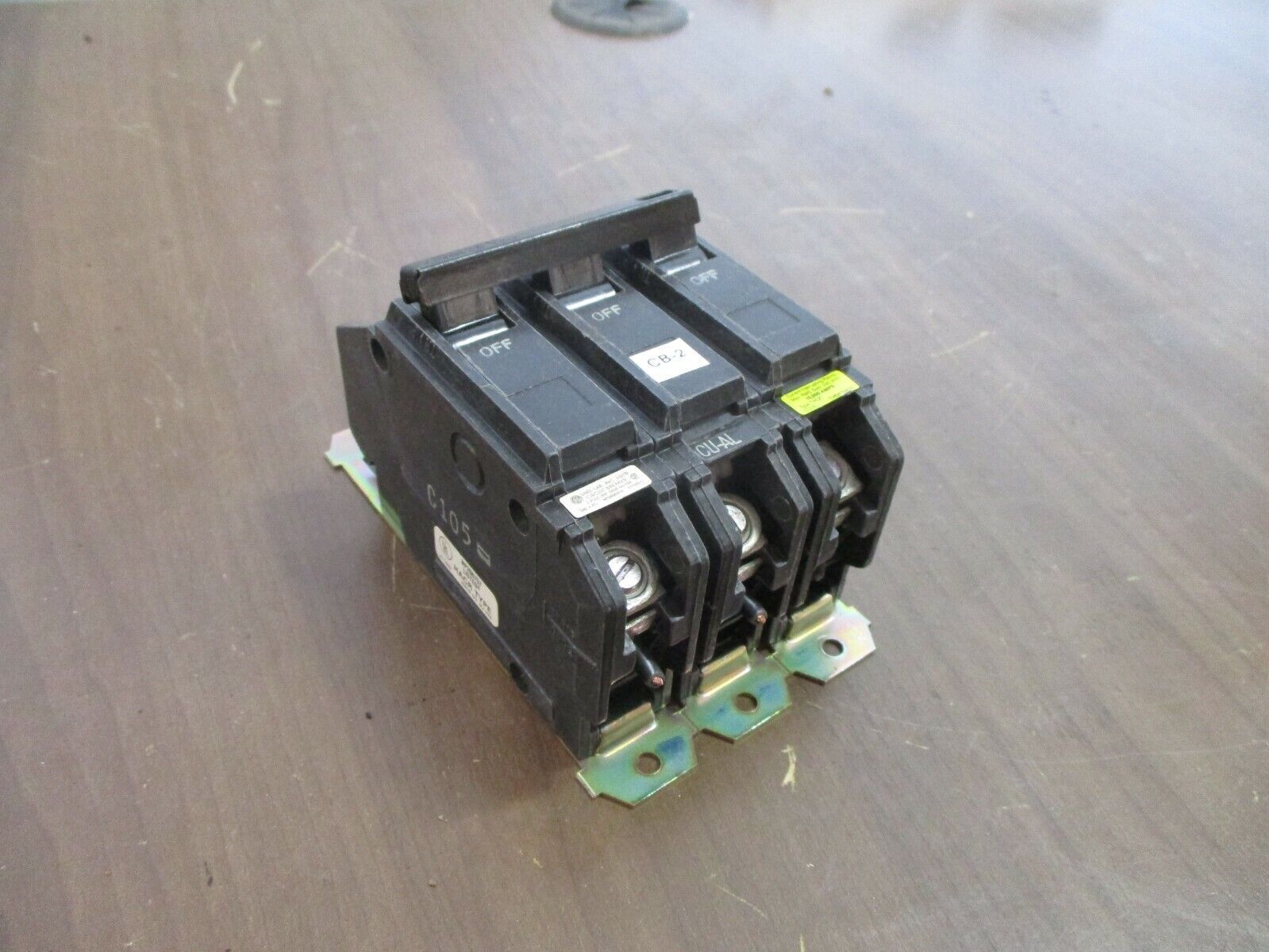 GE Circuit Breaker THQC32015 15A 240V 3P Used