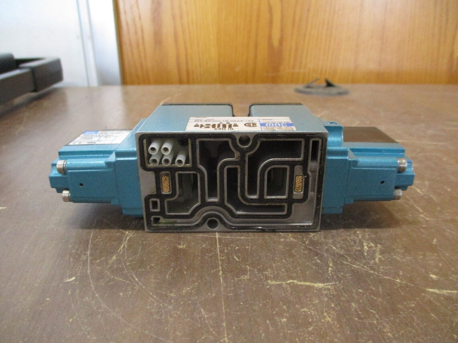 MAC Solenoid Valve 82A-BC-000-TM-DDAP-1DA VAC to 150PSI Used