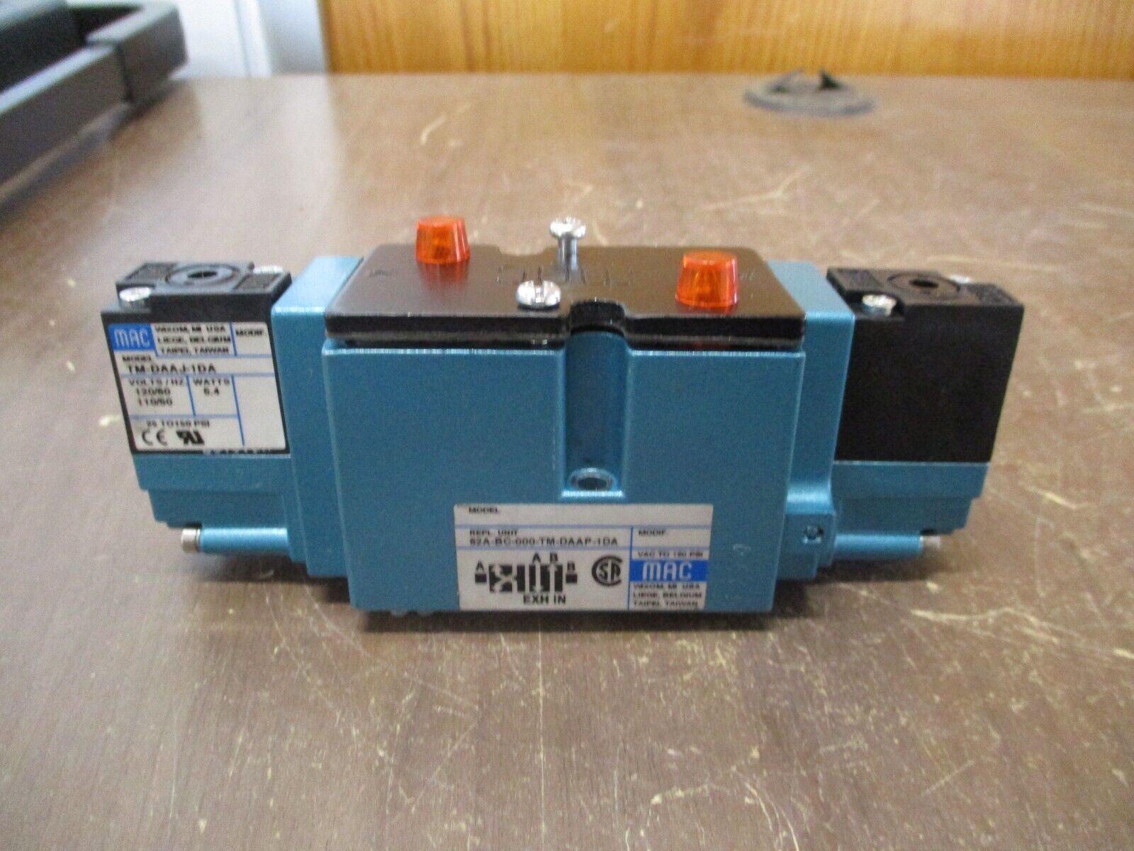 MAC Solenoid Valve 82A-BC-000-TM-DDAP-1DA VAC to 150PSI Used