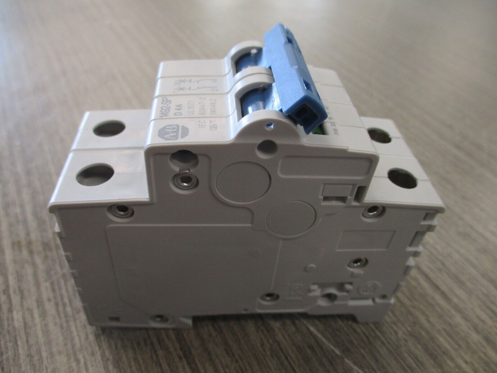 Allen-Bradley Supplementary Protector 1492-SPM2D040 Ser. D 4A 2P New Surplus