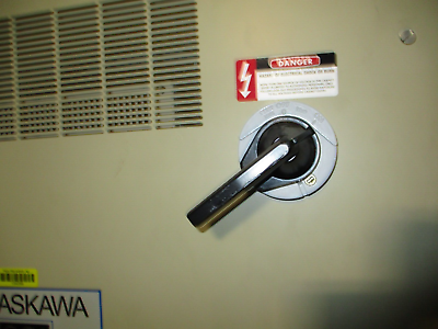 Yaskawa E7 AC Drive w/ Bypass E7BVB052 50HP 3Ph Input: 480V 50/60Hz 57.3A Used