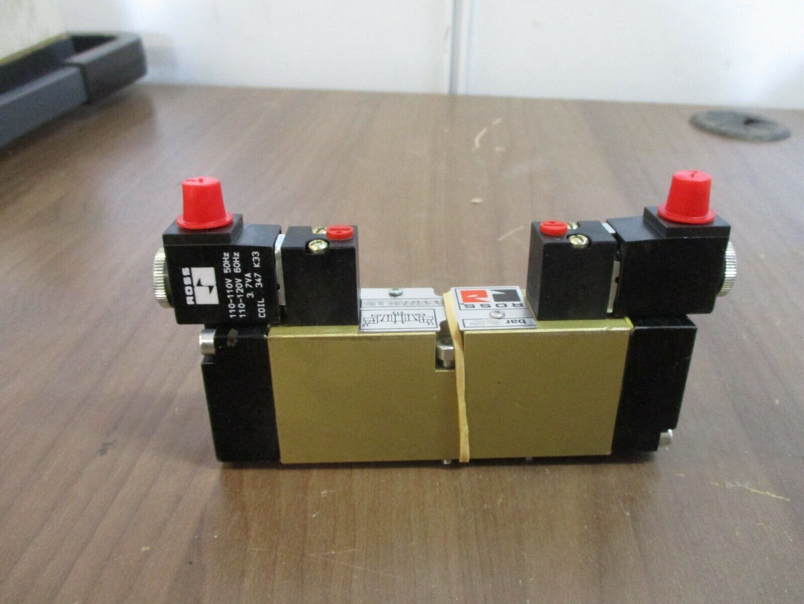 Ross Solenoid Valve W6377B1407 3.5-10 bar 110-120V 50/60Hz New Surplus