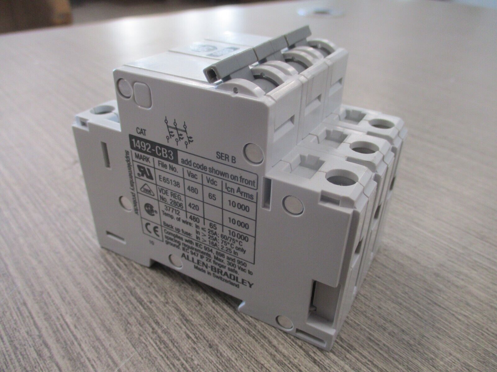 Allen-Bradley Circuit Breaker 1492-CB3G010 Ser. B 1A 3p New Surplus