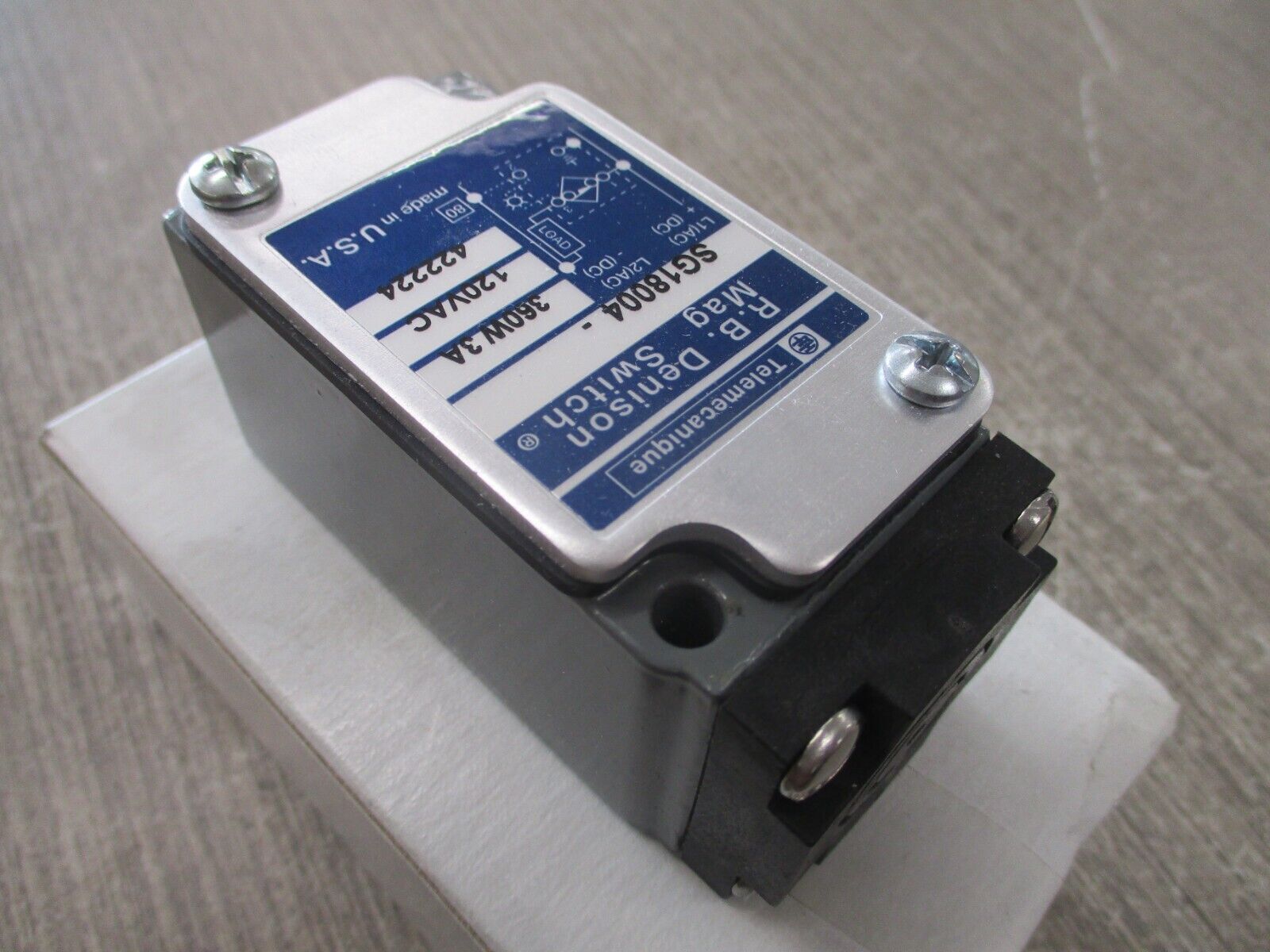 Telemecanique Magnetic Switch SG18004 New Surplus