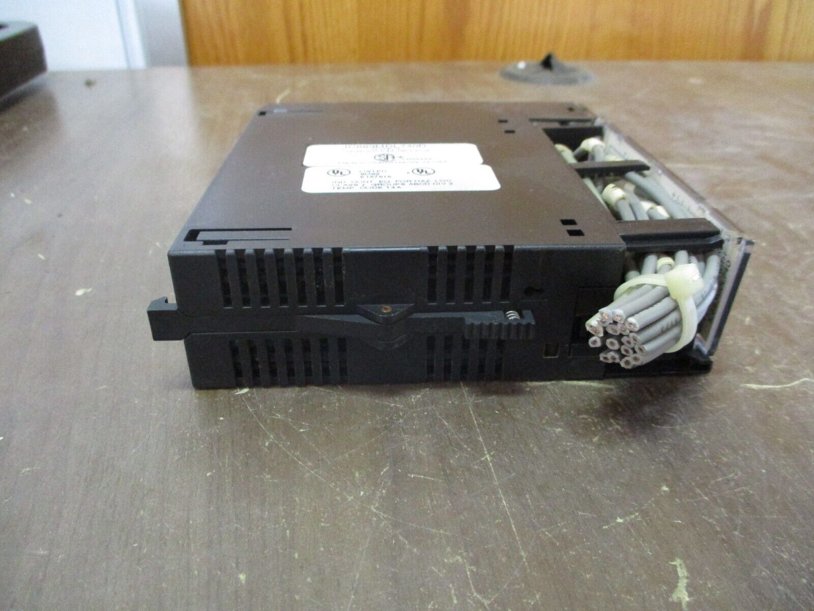 GE Fanuc Output Module IC693MDL740D 12/24VDC 16PT 0.5A POS Used
