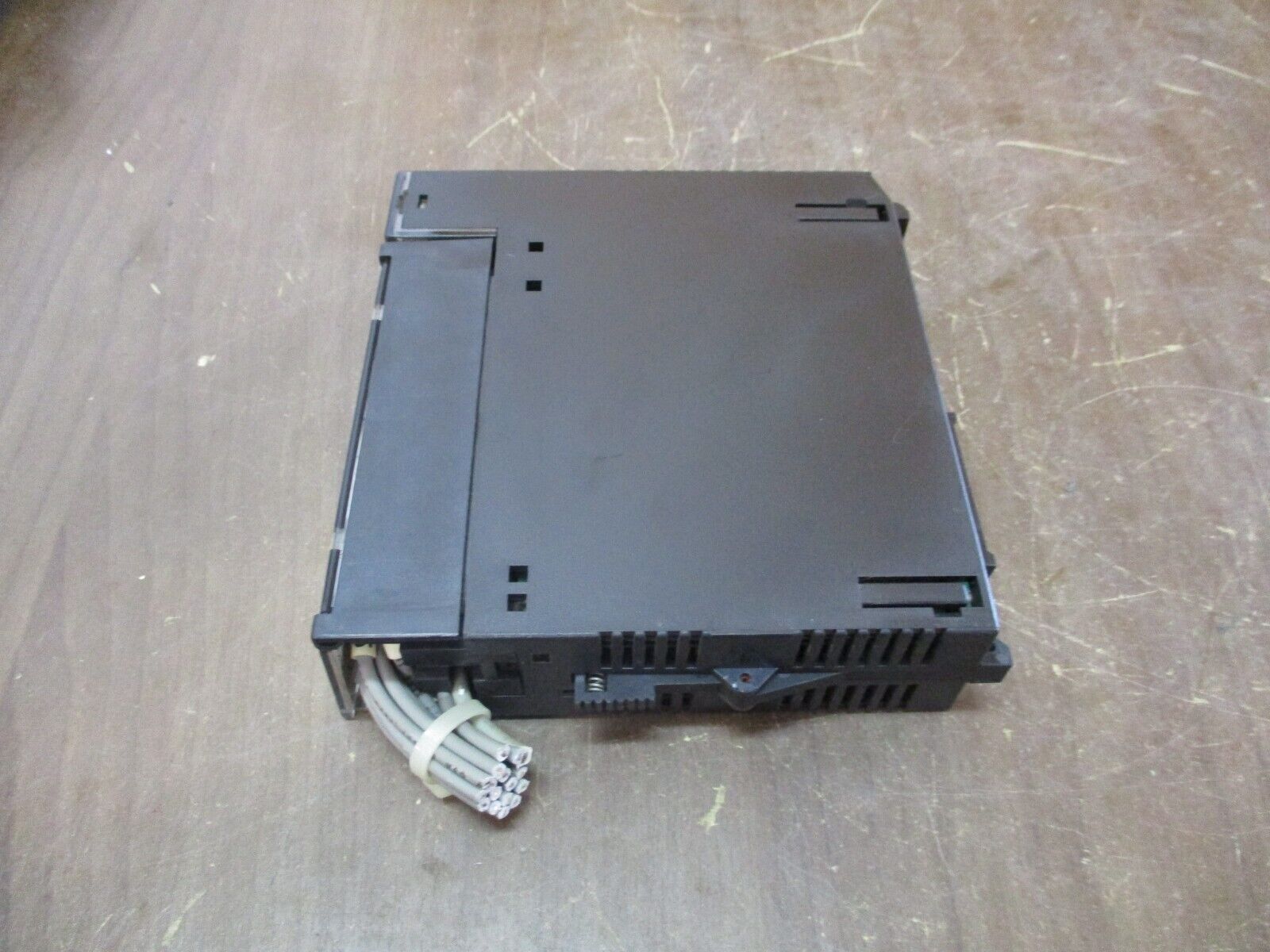 GE Fanuc Output Module IC693MDL740D 12/24VDC 16PT 0.5A POS Used