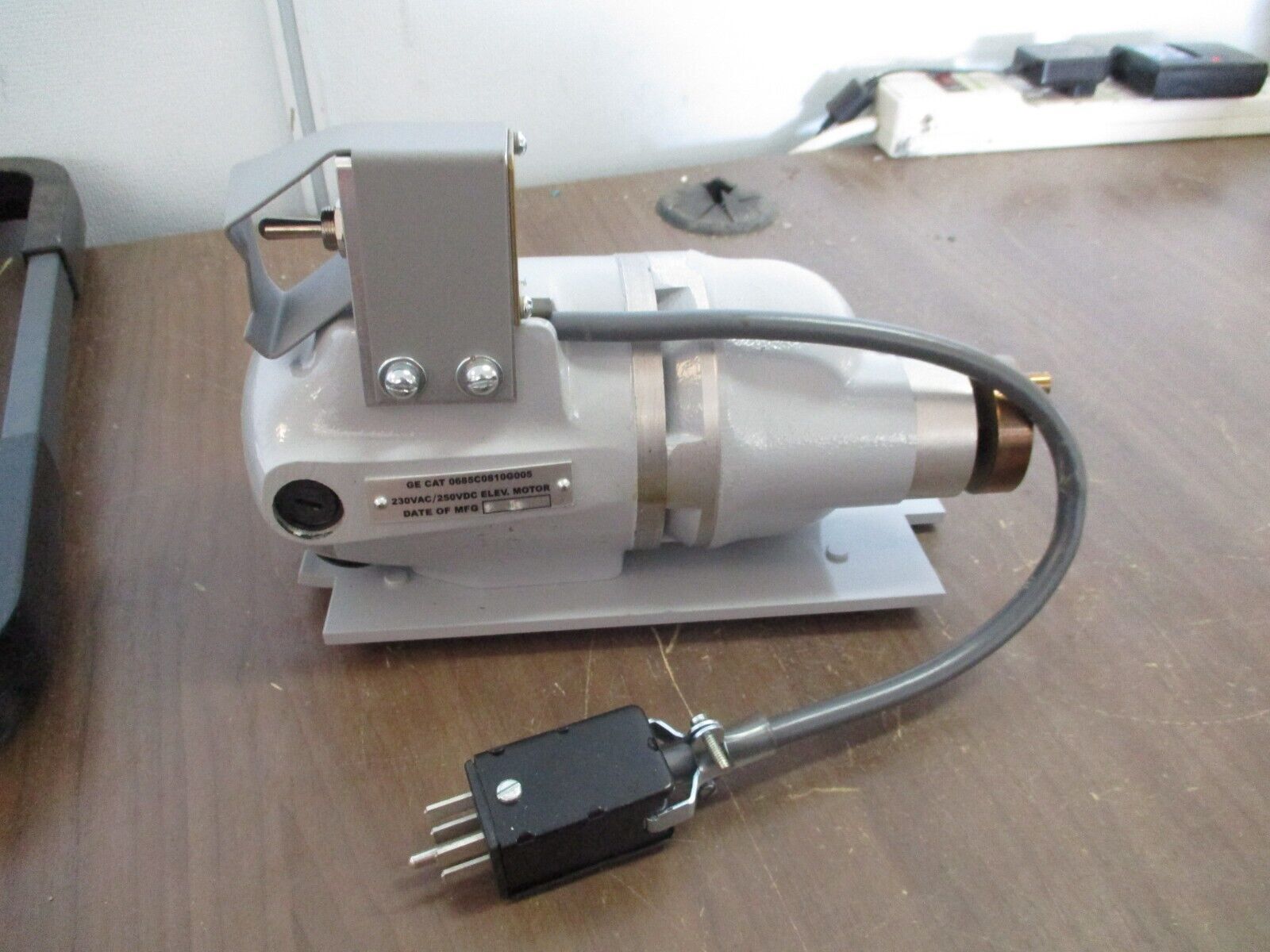 GE Elevating Motor 0685C0810G005 230VAC/250VDC *No Box* New Surplus