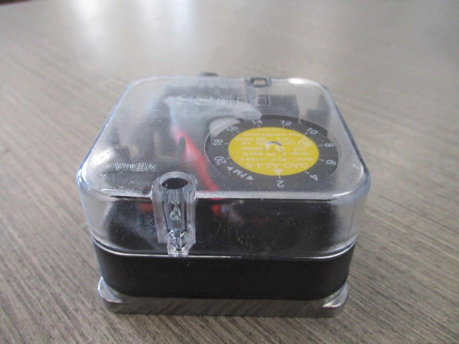 Dungs Pressure Switch 266916 GAO-A2-4-5 New Surplus