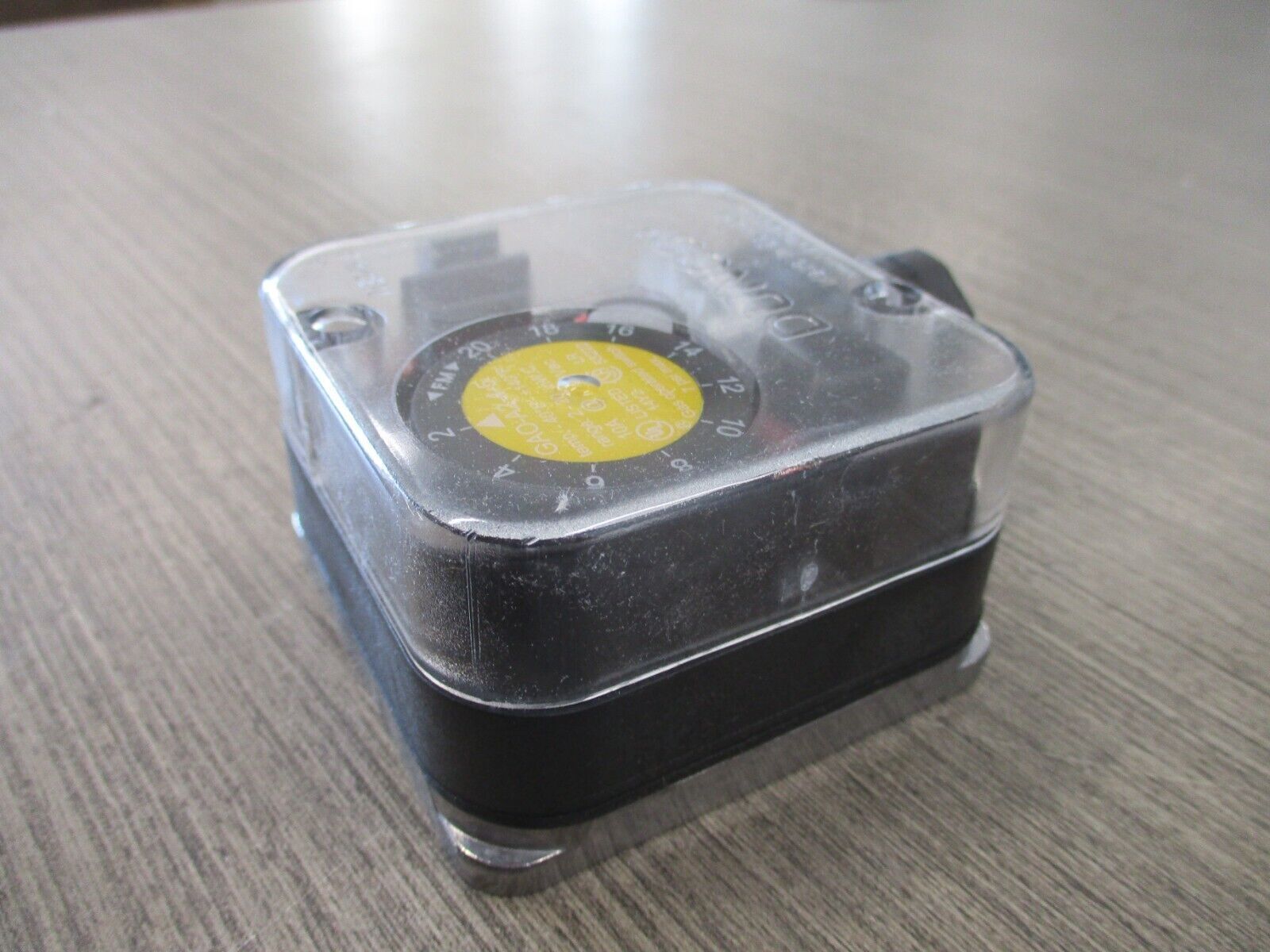 Dungs Pressure Switch 266916 GAO-A2-4-5 New Surplus