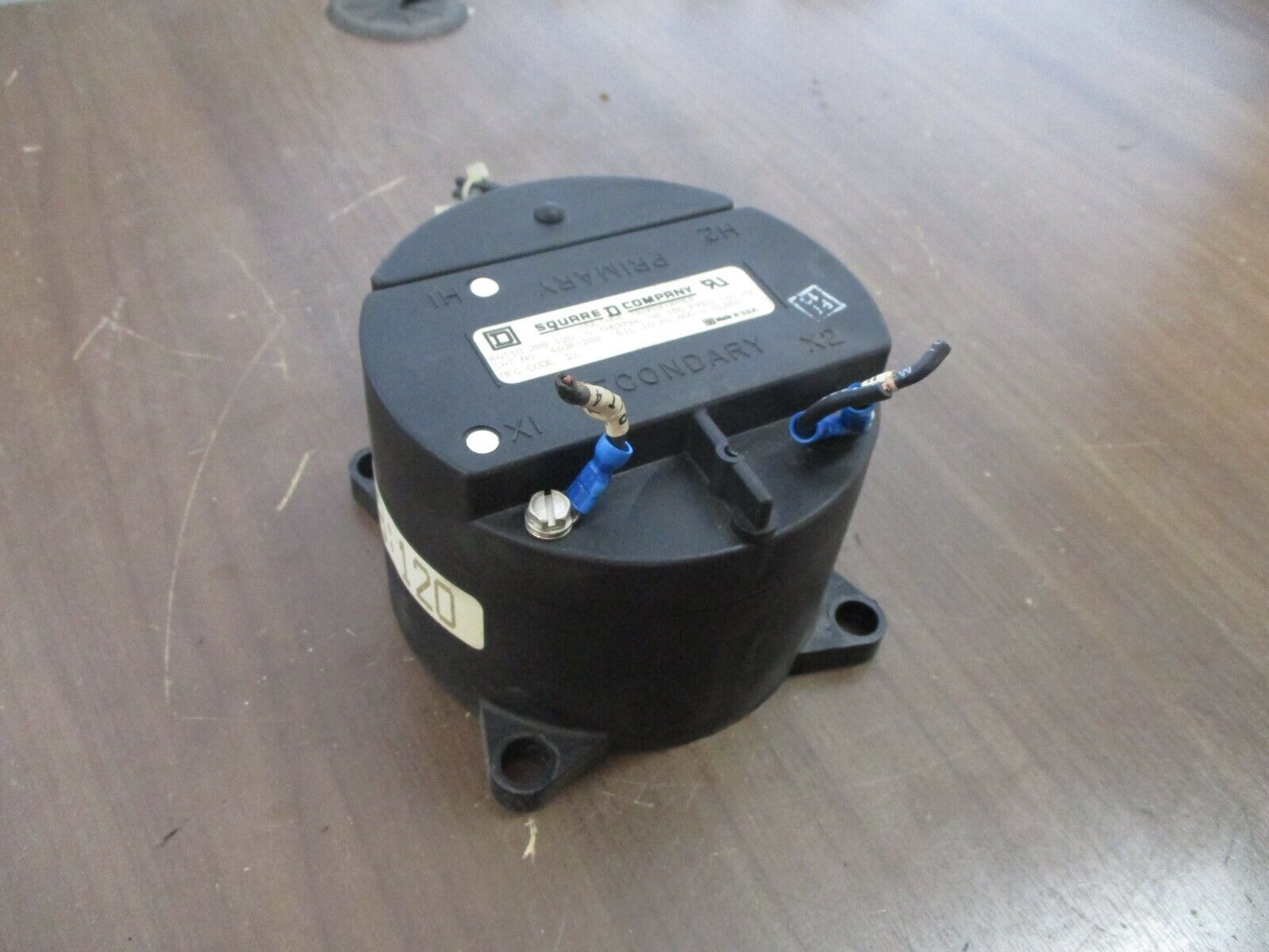 Square D Voltage Transformer 460R-288 Ratio 288:120 10KV BIL 150VA 60Hz Used