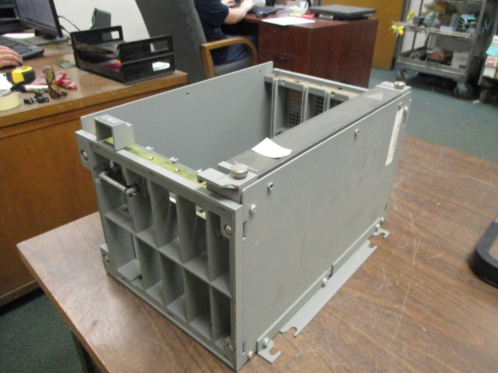 Allen-Bradley 4-Slot Chassis 5110-A4 A *Chipped Corner* Used