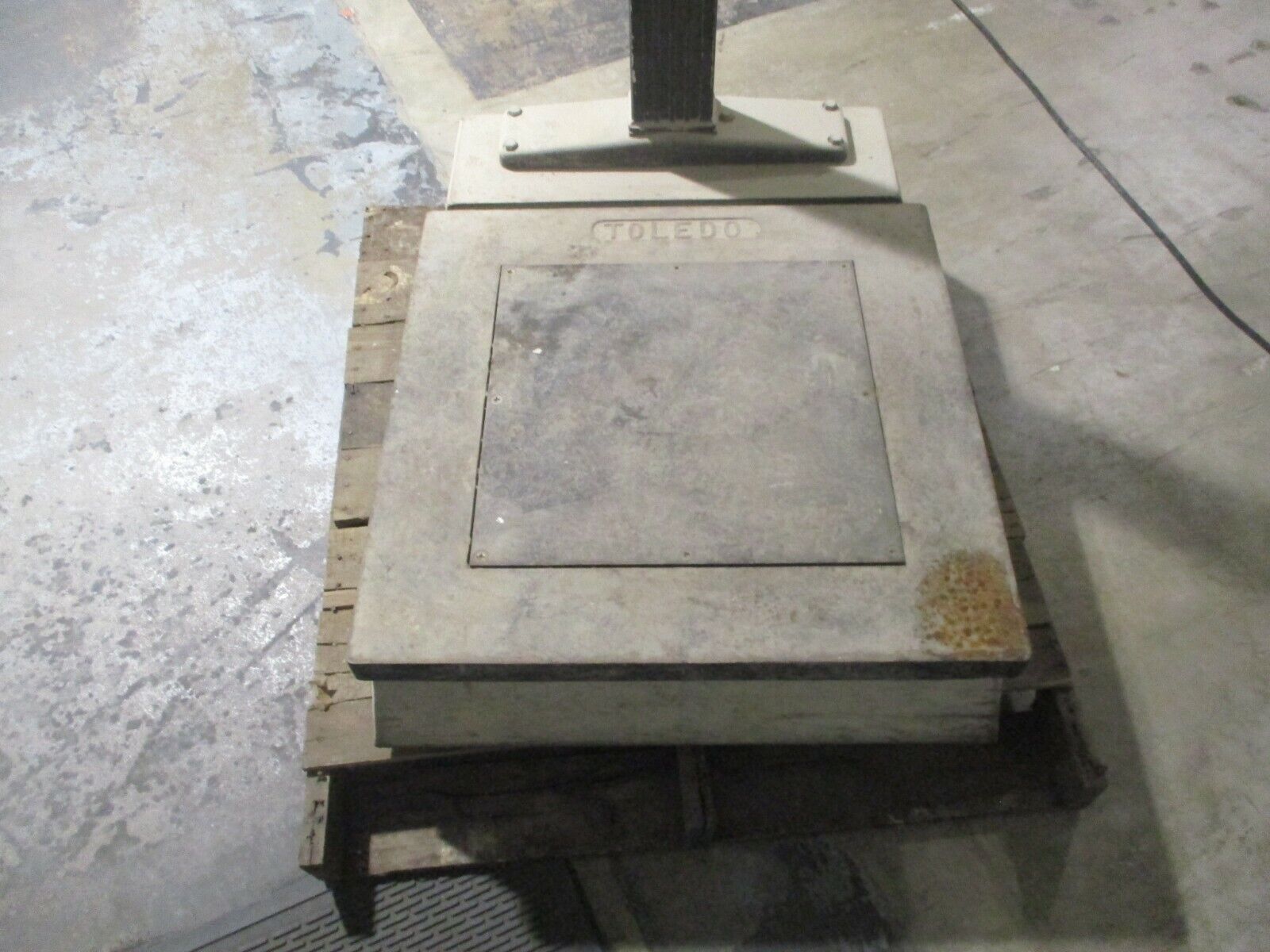 Toledo/Rice Lake Scale IQ+355-2A 1000lb Capacity 115V 50/60Hz 100mA Used