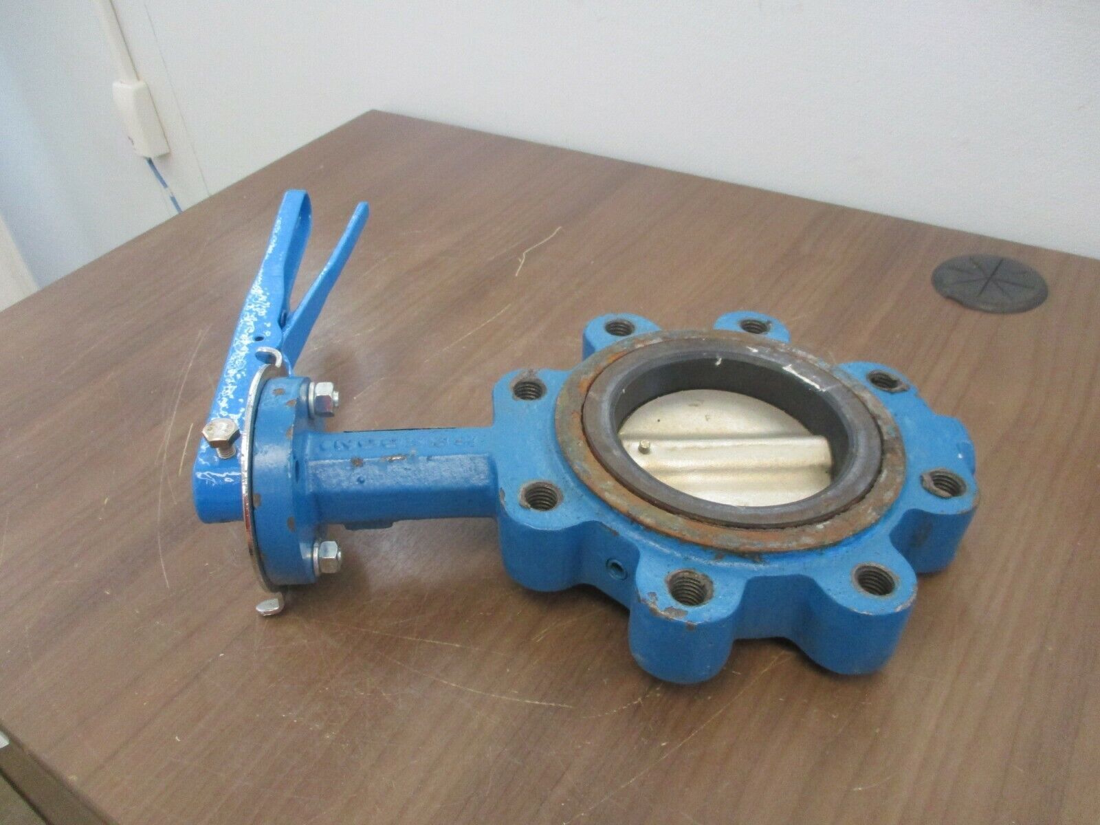 SSI Butterfly Valve 200WOG Size: 4" Disc: CF8M Seat: EPDM Stem: 316 Used