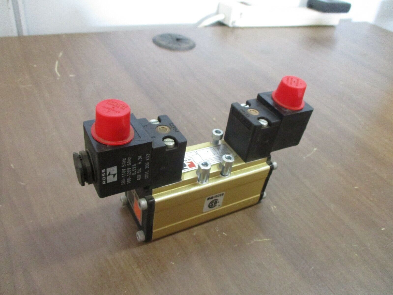 Ross Solenoid Valve W6376B2407 2-10 bar Used