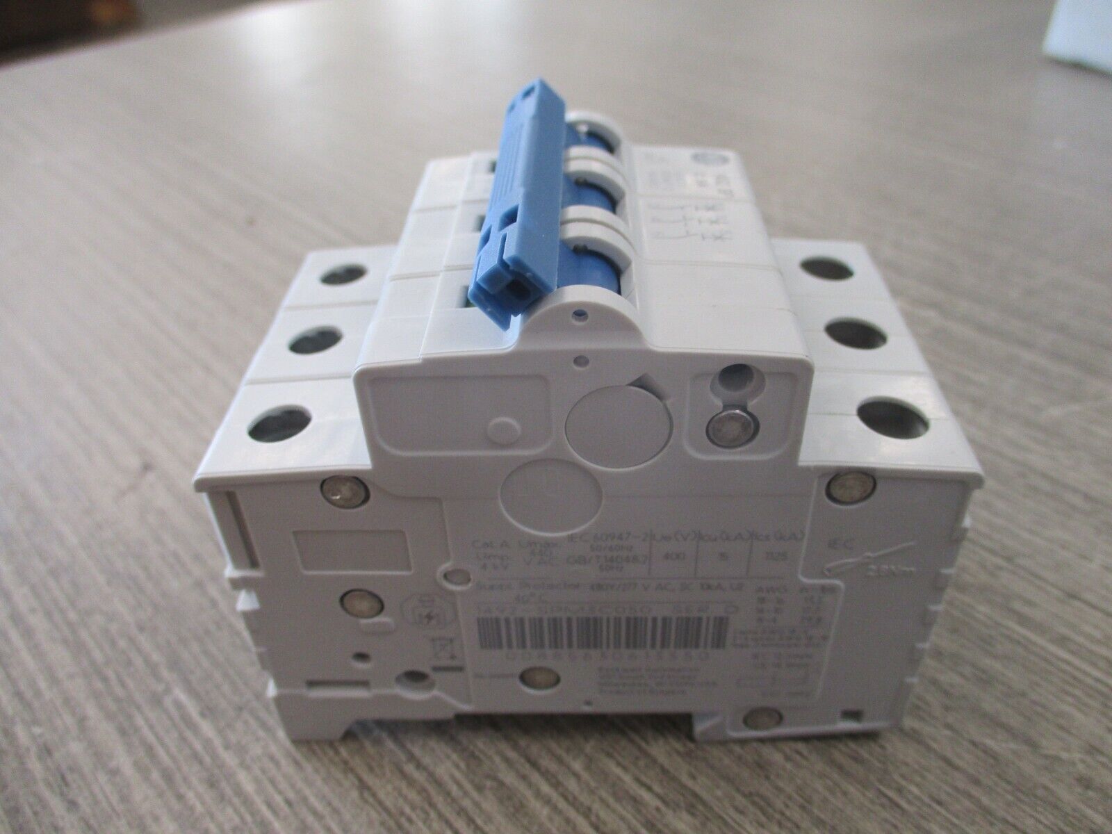 Allen-Bradley Supplementary Protector 1492-SPM3C030 Ser. D 3A 3P New Surplus