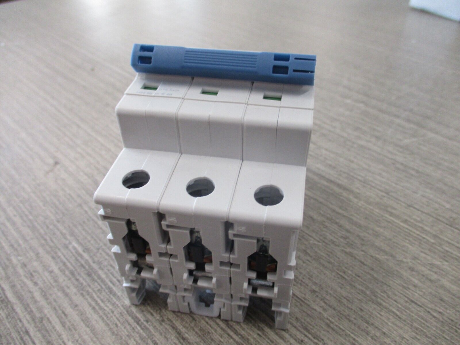 Allen-Bradley Supplementary Protector 1492-SPM3C030 Ser. D 3A 3P New Surplus