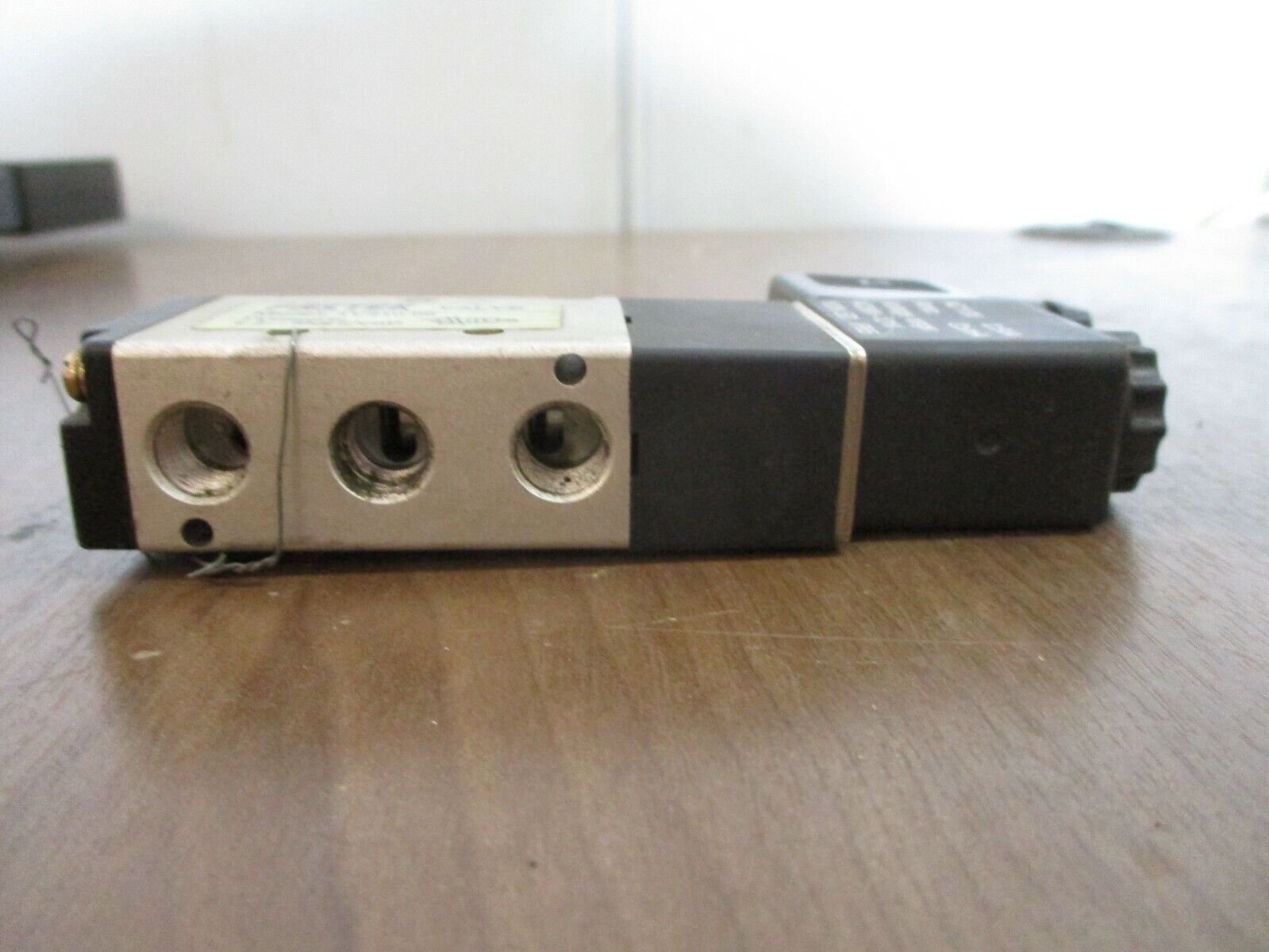 Fastek Solenoid Valve 4V210-06 135-8kgf/cm² Used