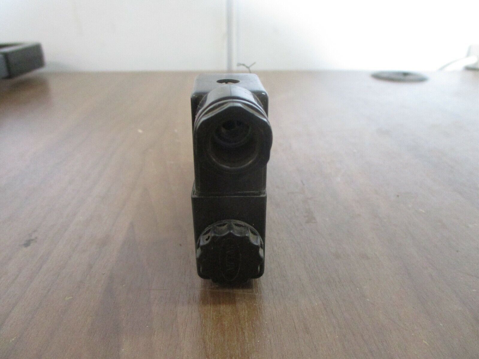 Fastek Solenoid Valve 4V210-06 135-8kgf/cm² Used