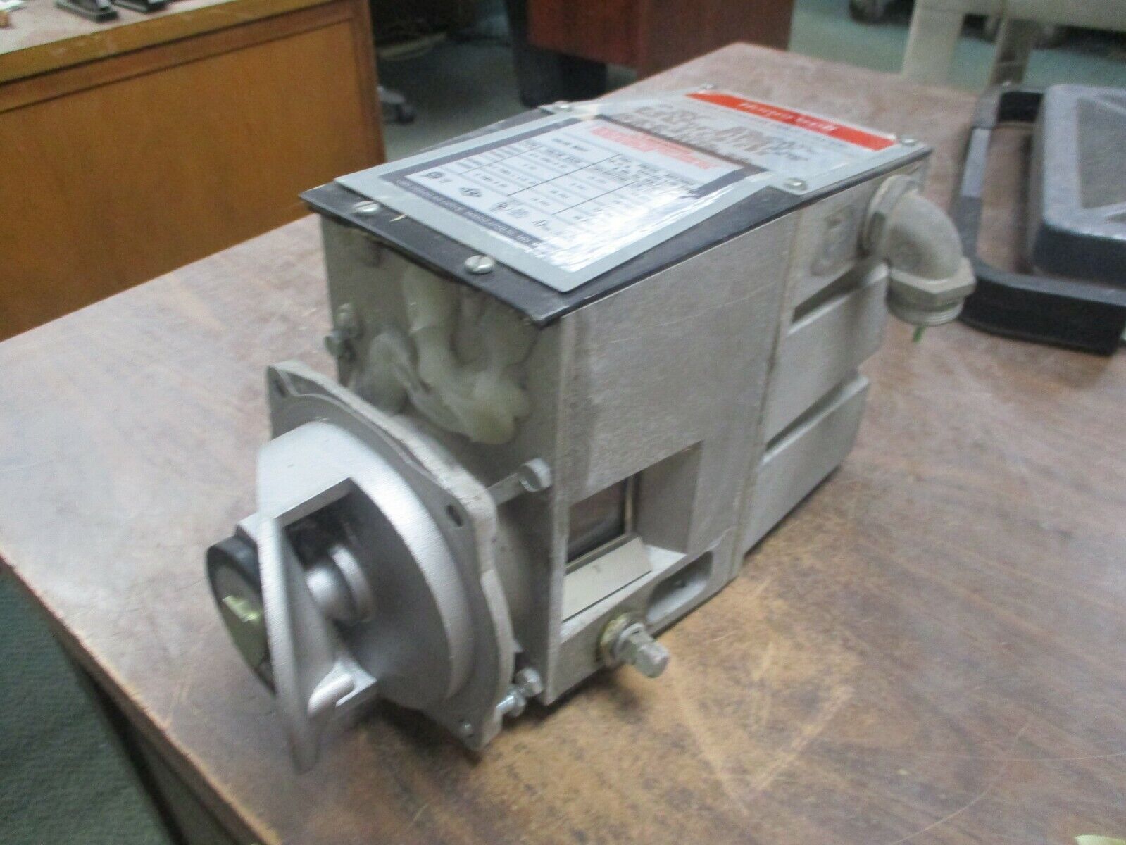 Honeywell Fluid Power Gas Valve Actuator V4055E 1024 110/120V 50/60Hz Used