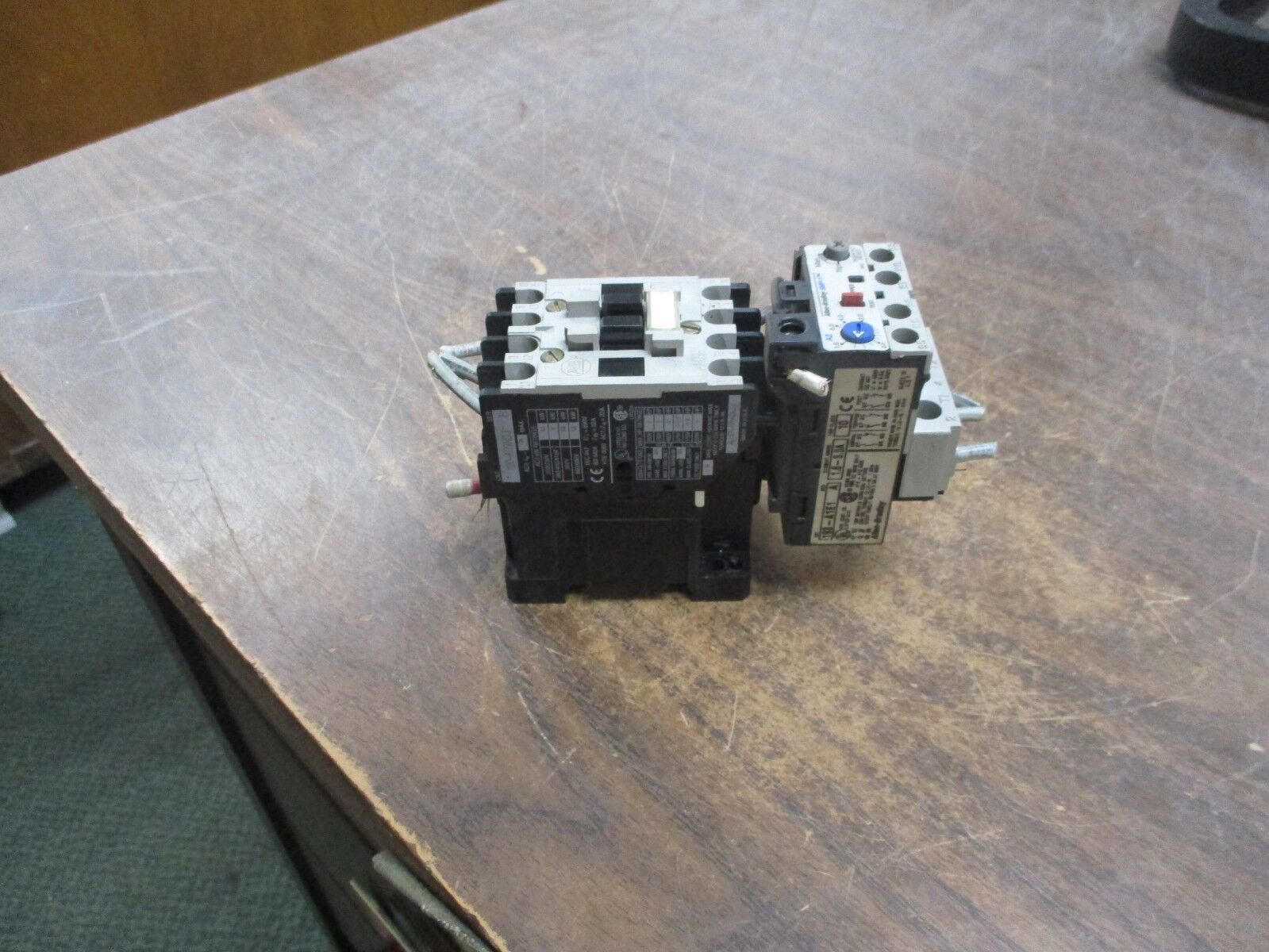 Allen-Bradley Starter 100-A09ND3/193-A1E1 120V Coil 9A 600V Trip: 1.6-5.0A Used