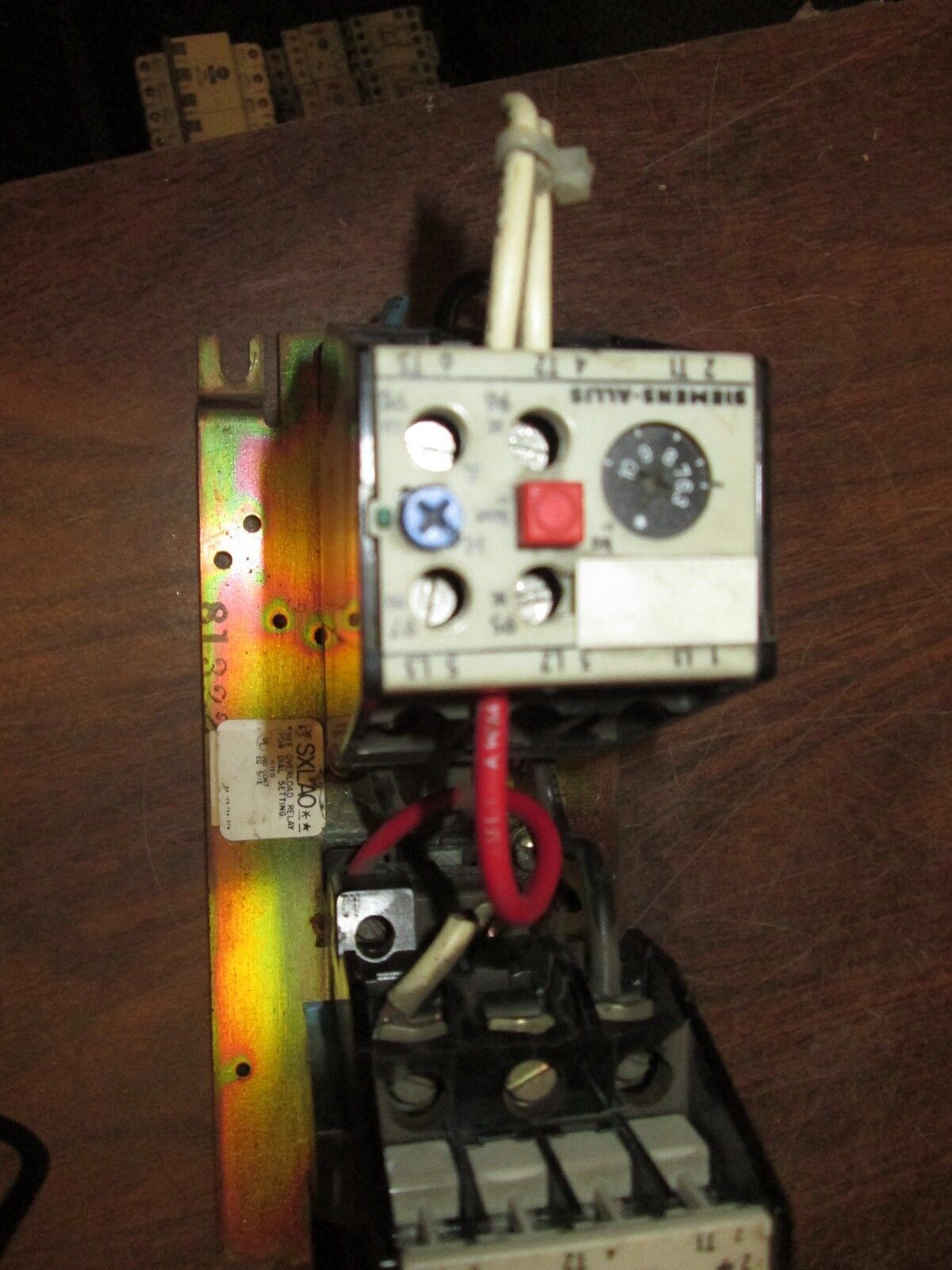 Siemens Contactor CXLA0*3 OLR 1000 Solid State Overload 9A 600V 120V Coil Used