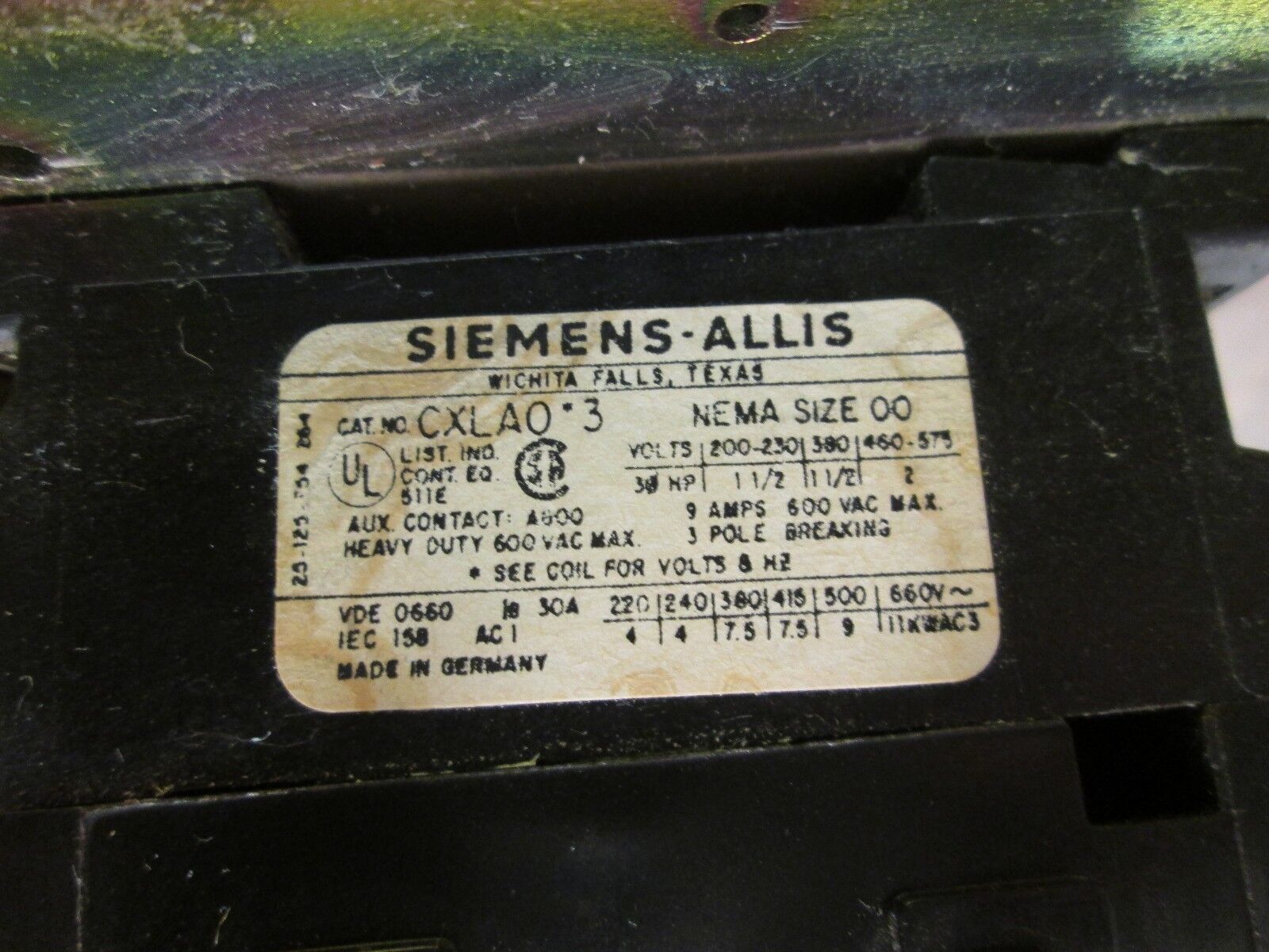 Siemens Contactor CXLA0*3 OLR 1000 Solid State Overload 9A 600V 120V Coil Used