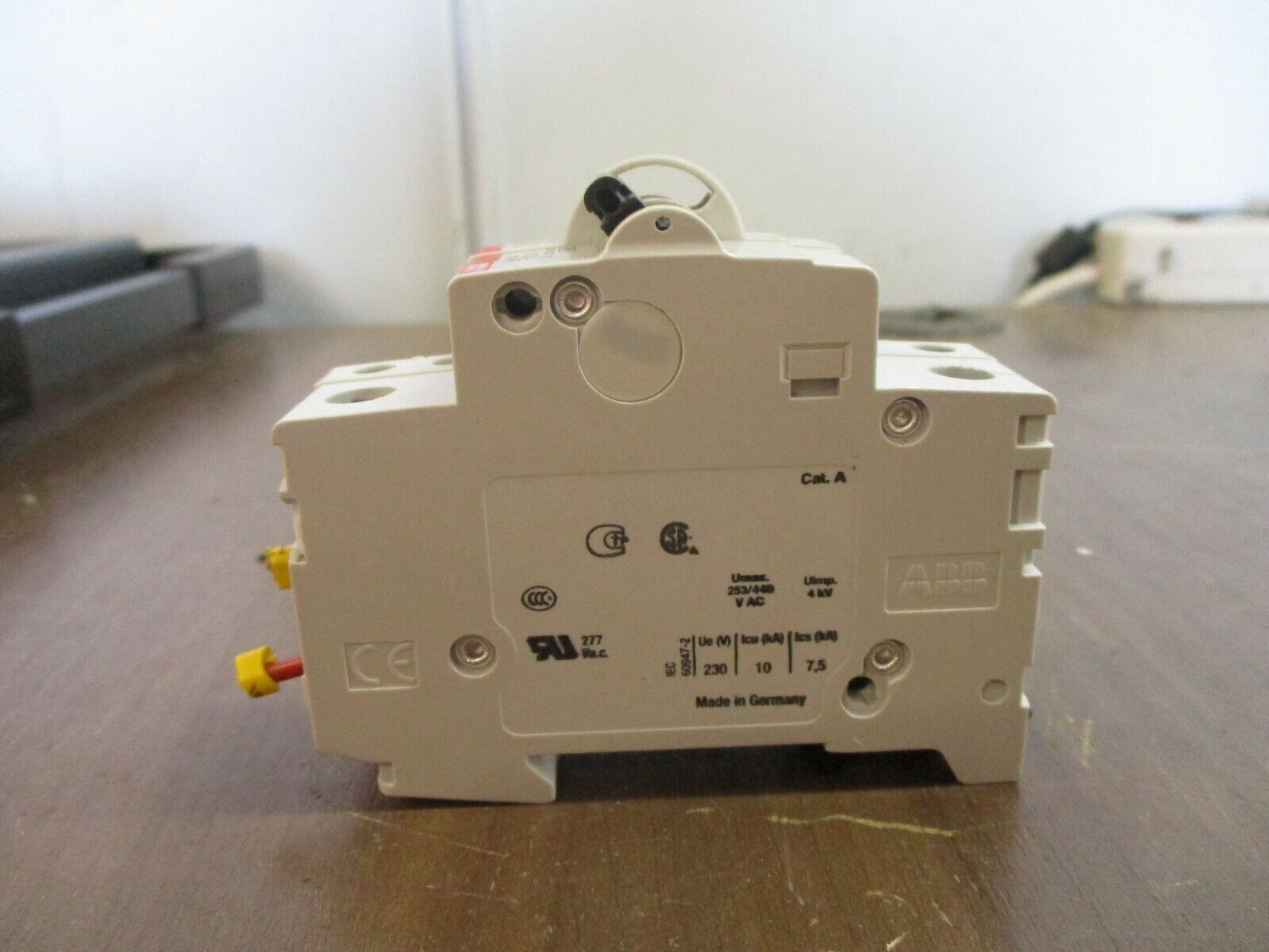 ABB Circuit Breaker w/ Aux Contact S 201 K2A 2A 230/400V 1P S2C-H6R Aux Contact