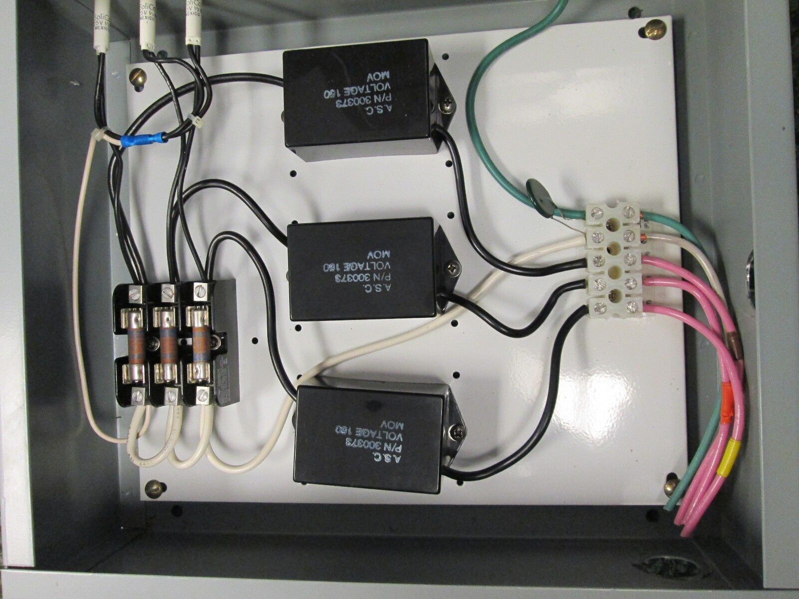 UNISYS Transient voltage suppressor 57-5304-605 120/208V 30A 3Ph Used