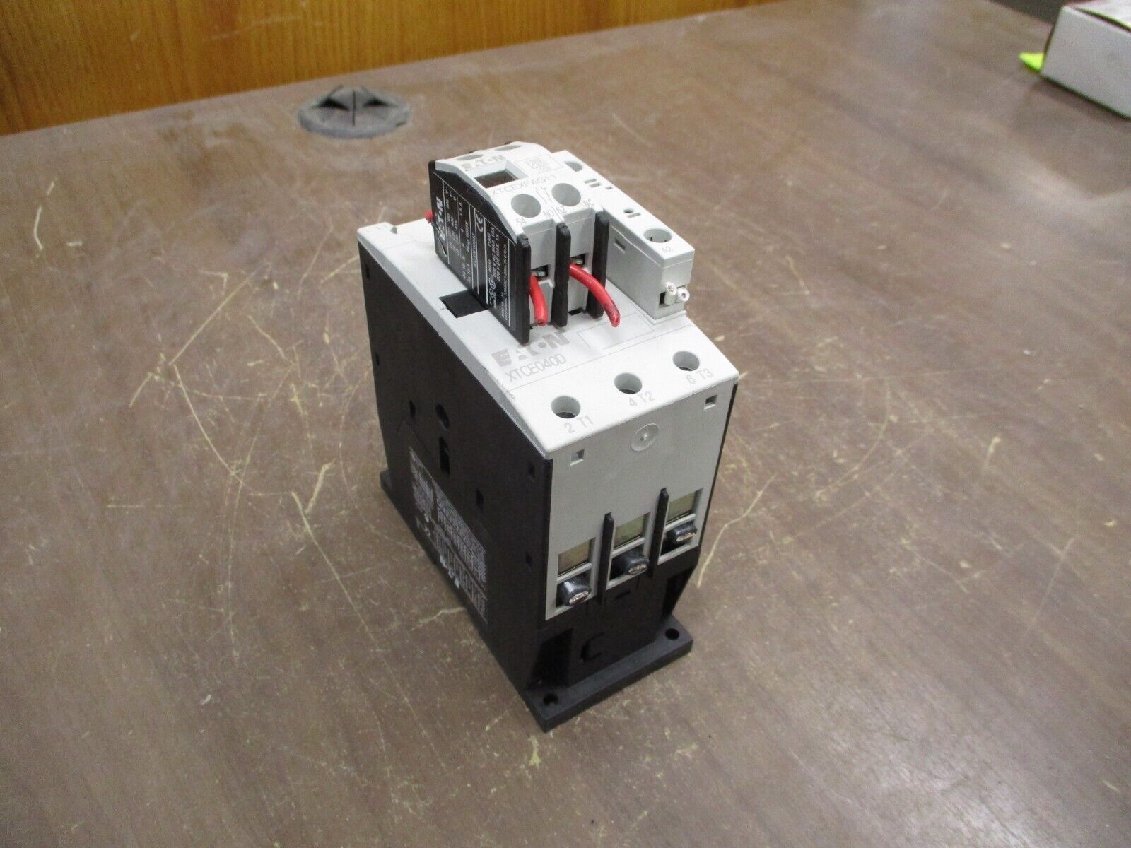 Eaton Contactor XTCE040D 120V Coil 55A 600W w/ Aux Contact Block Used