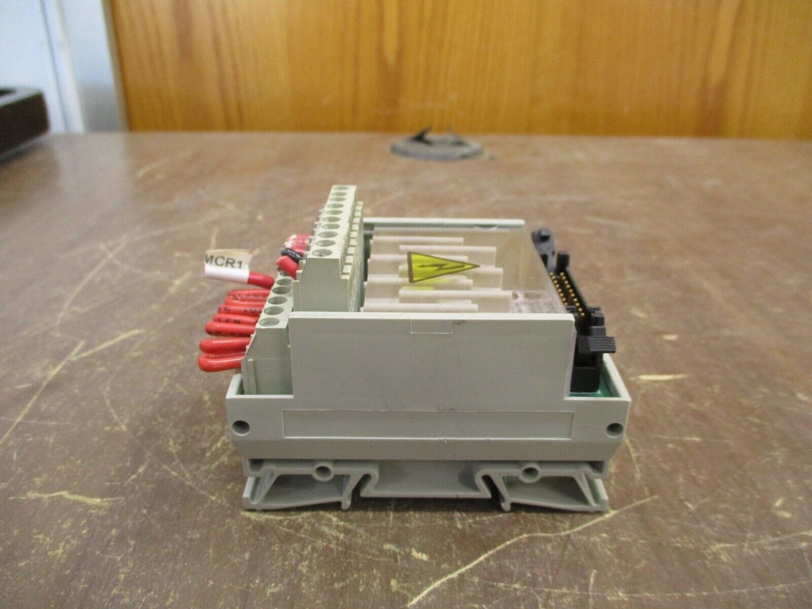 Allen-Bradley Isolated Fusible IFM 1492-IFM20F-FS120-2 85-132V AC/DC 20PT Used
