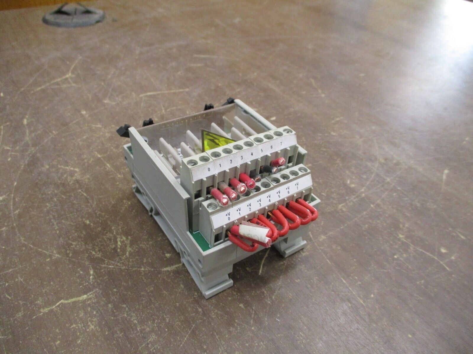Allen-Bradley Isolated Fusible IFM 1492-IFM20F-FS120-2 85-132V AC/DC 20PT Used