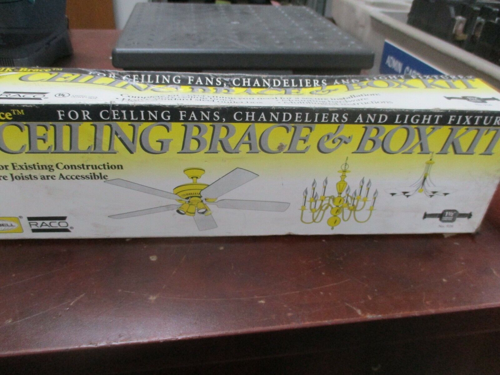 Hubbell KWIK-Brace Ceiling Brace & Box Kit 401304 1-1/2" Box New Surplus