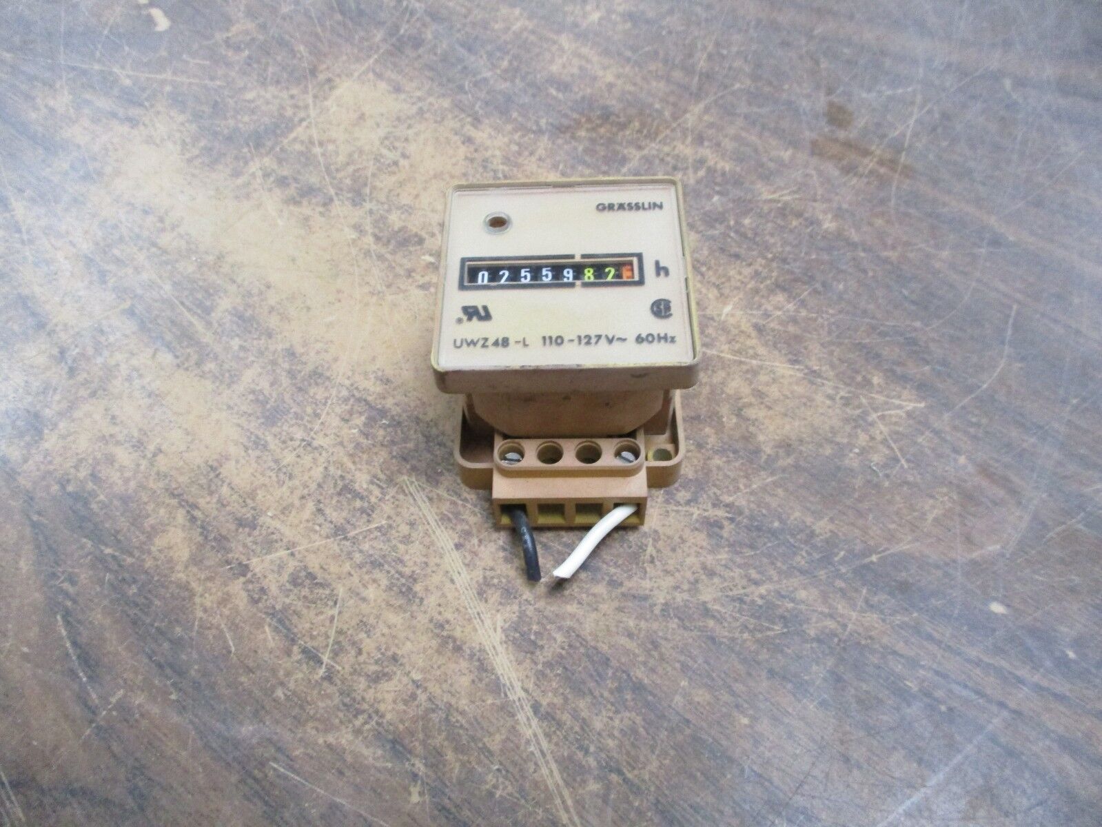 Grasslin Hour Meter UWZ48-L 110-127V 60Hz Used